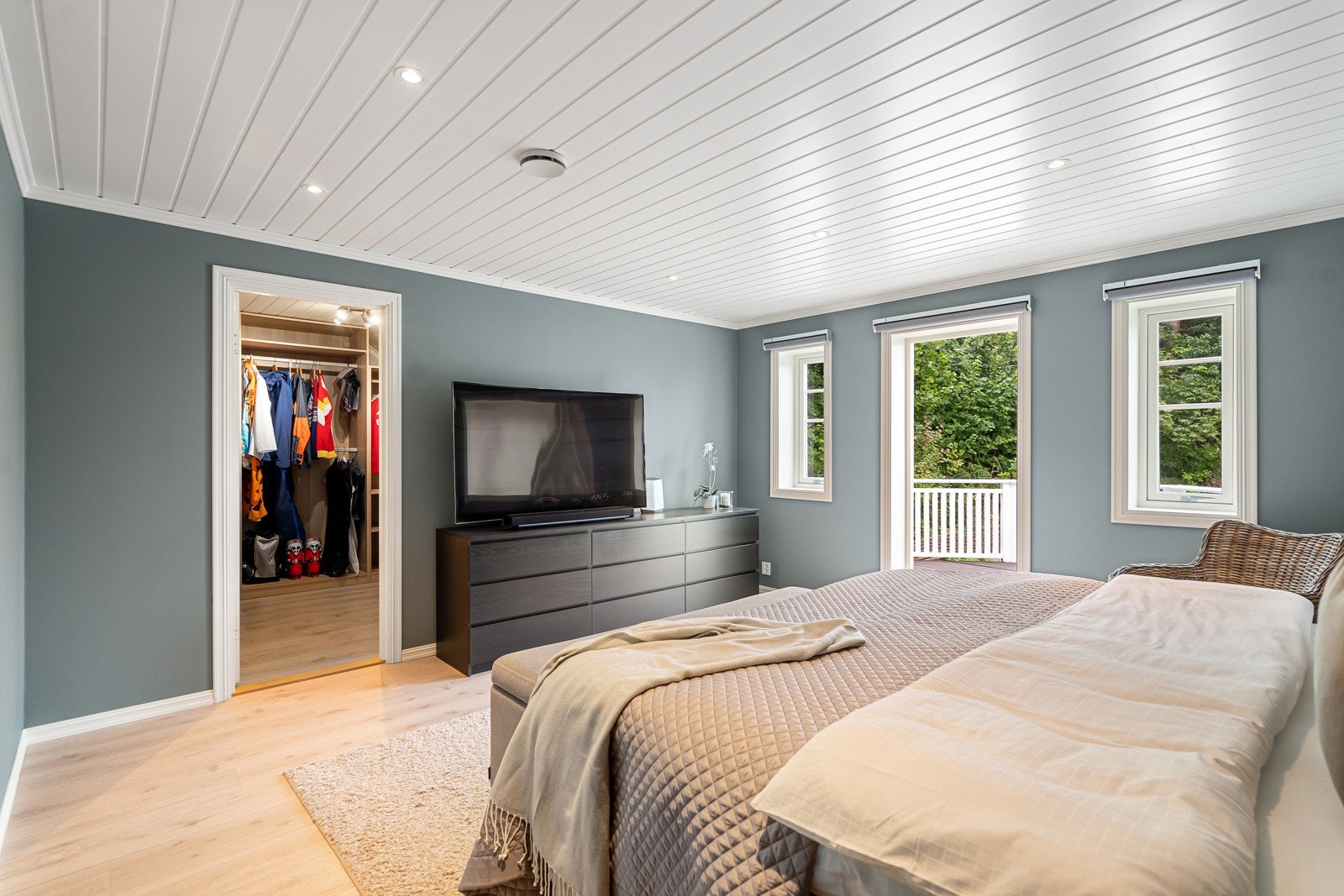 Hovedsoverom med walk in garderobe Galleribilde