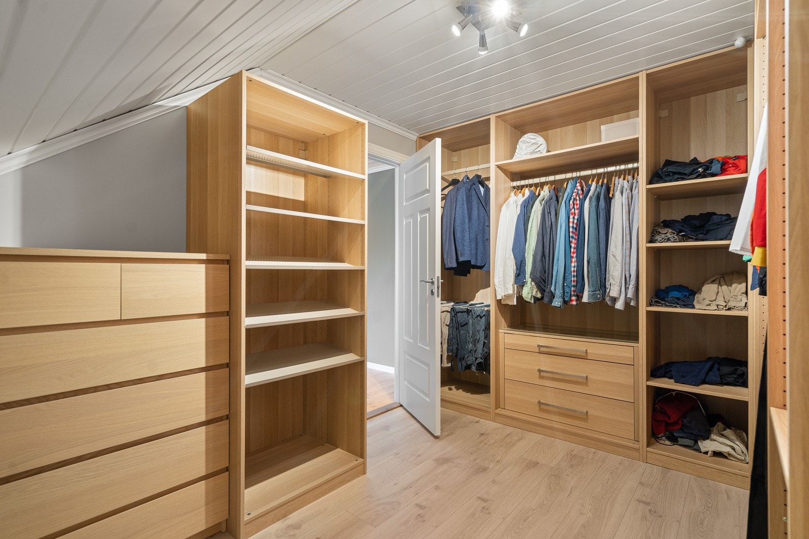 Walk in garderobe Galleribilde