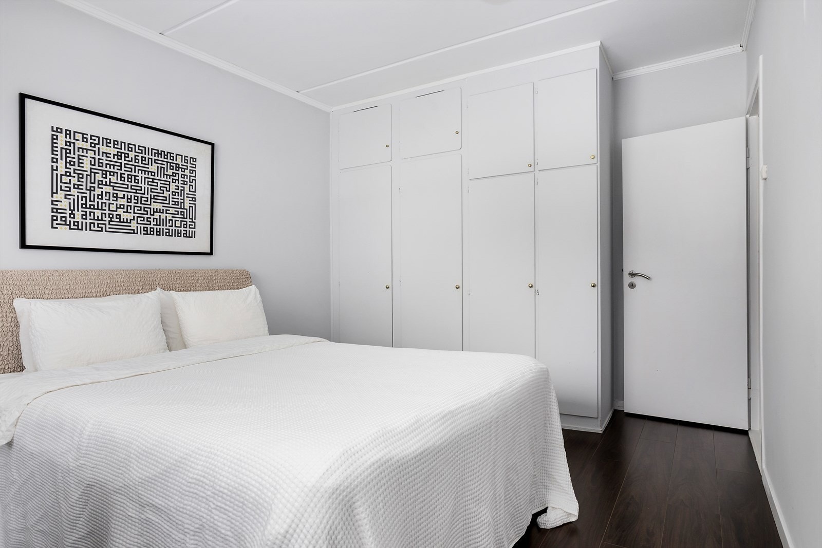 Godt med lagringsplass i innebygde skap. Galleribilde