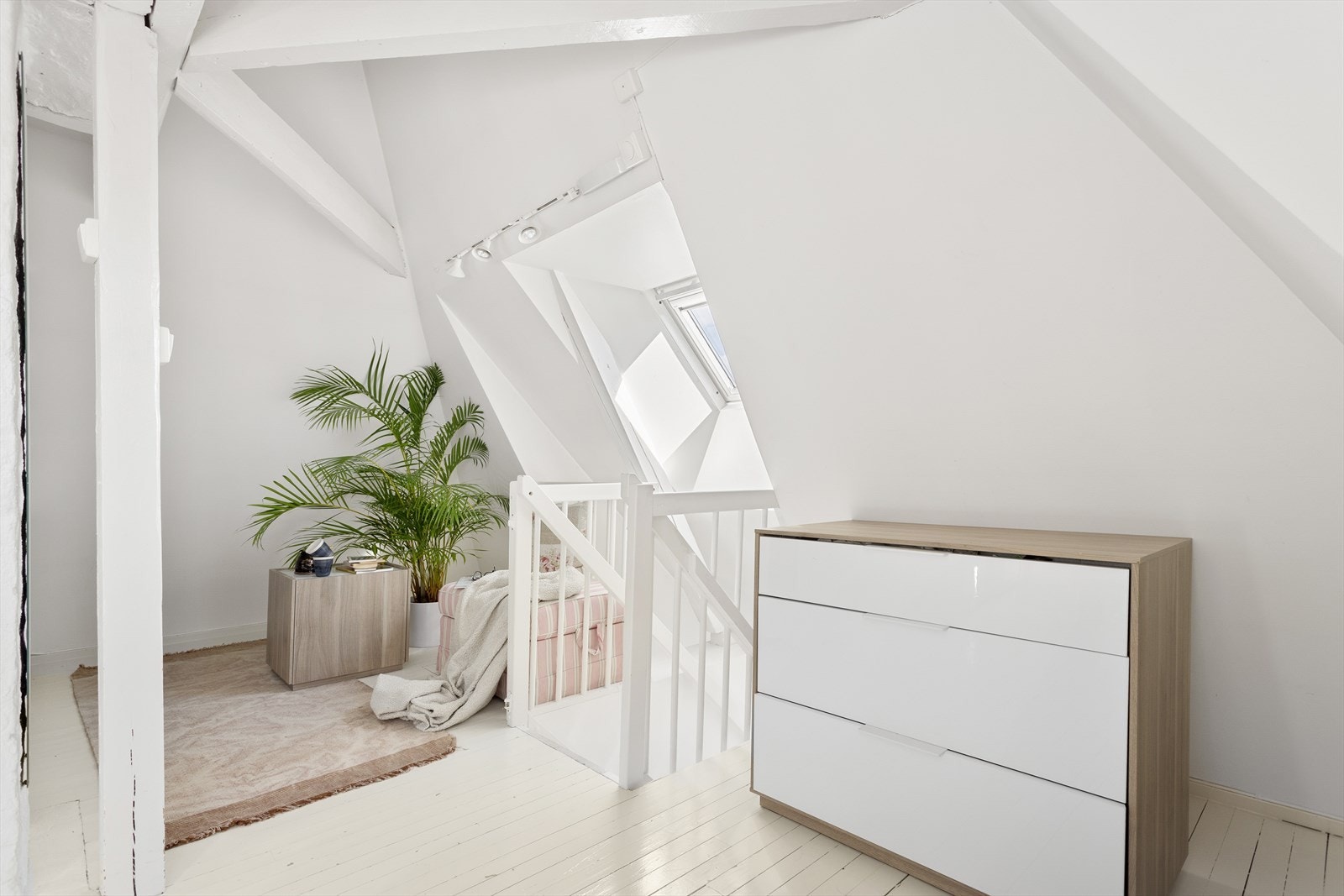 Videre kommer man opp til boligens loftsetasje. Galleribilde
