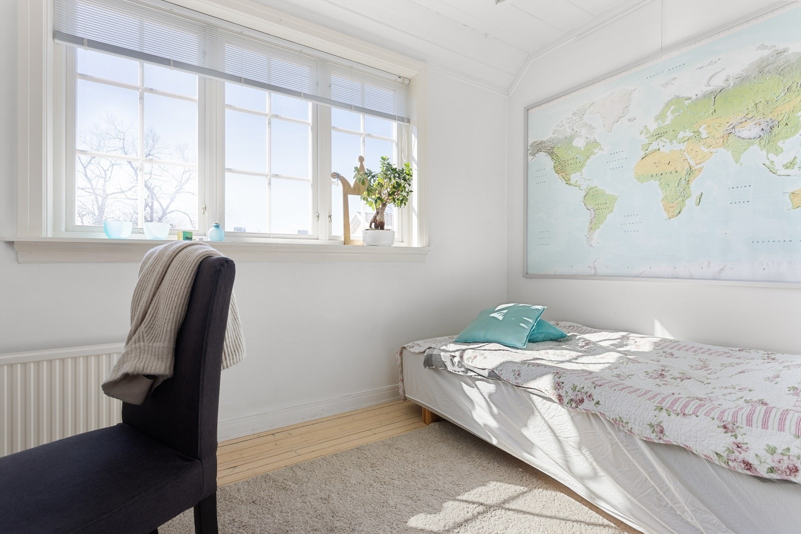 Rommet fungerer ypperlig som kontor, gjesterom, barnerom eller det man måtte ha behov for. Galleribilde