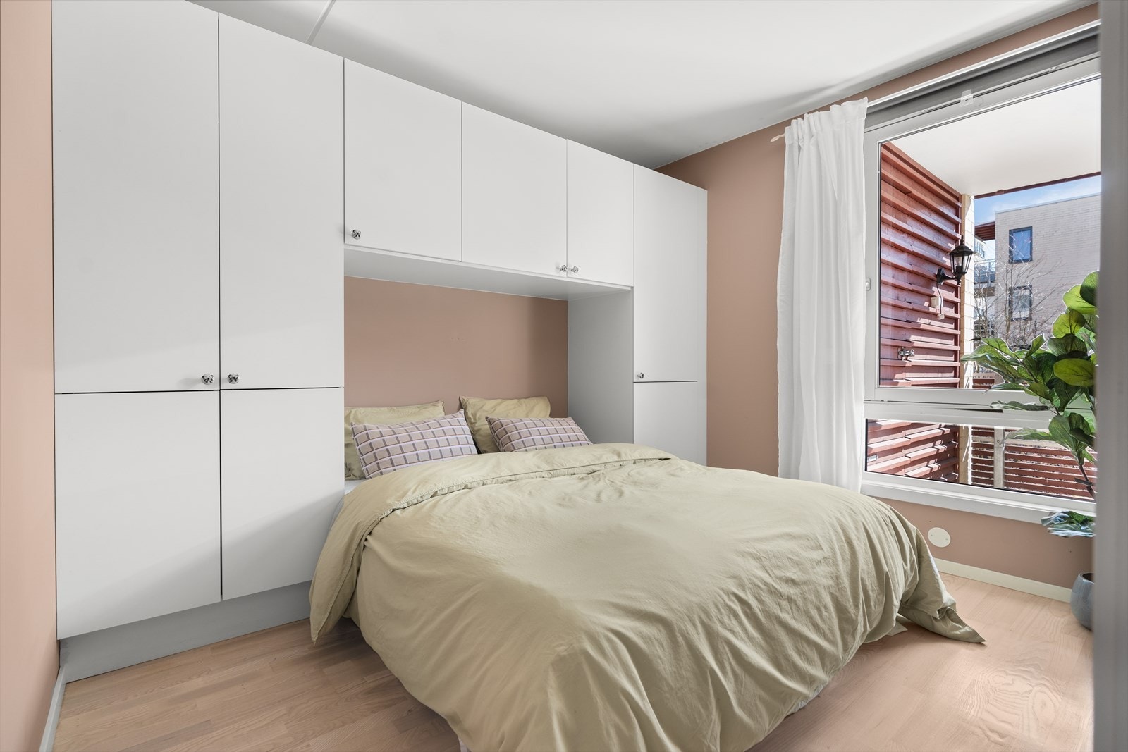 Leiligheten har et godt soverom. Galleribilde