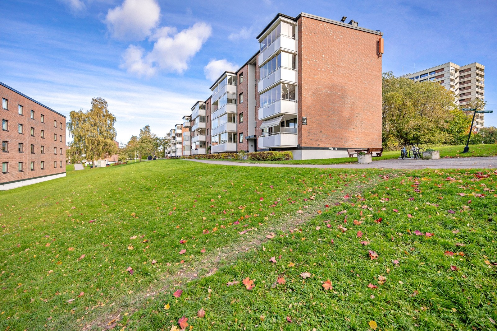 Pent opparbeidede fellesarealer som passer seg fint for lek. Galleribilde