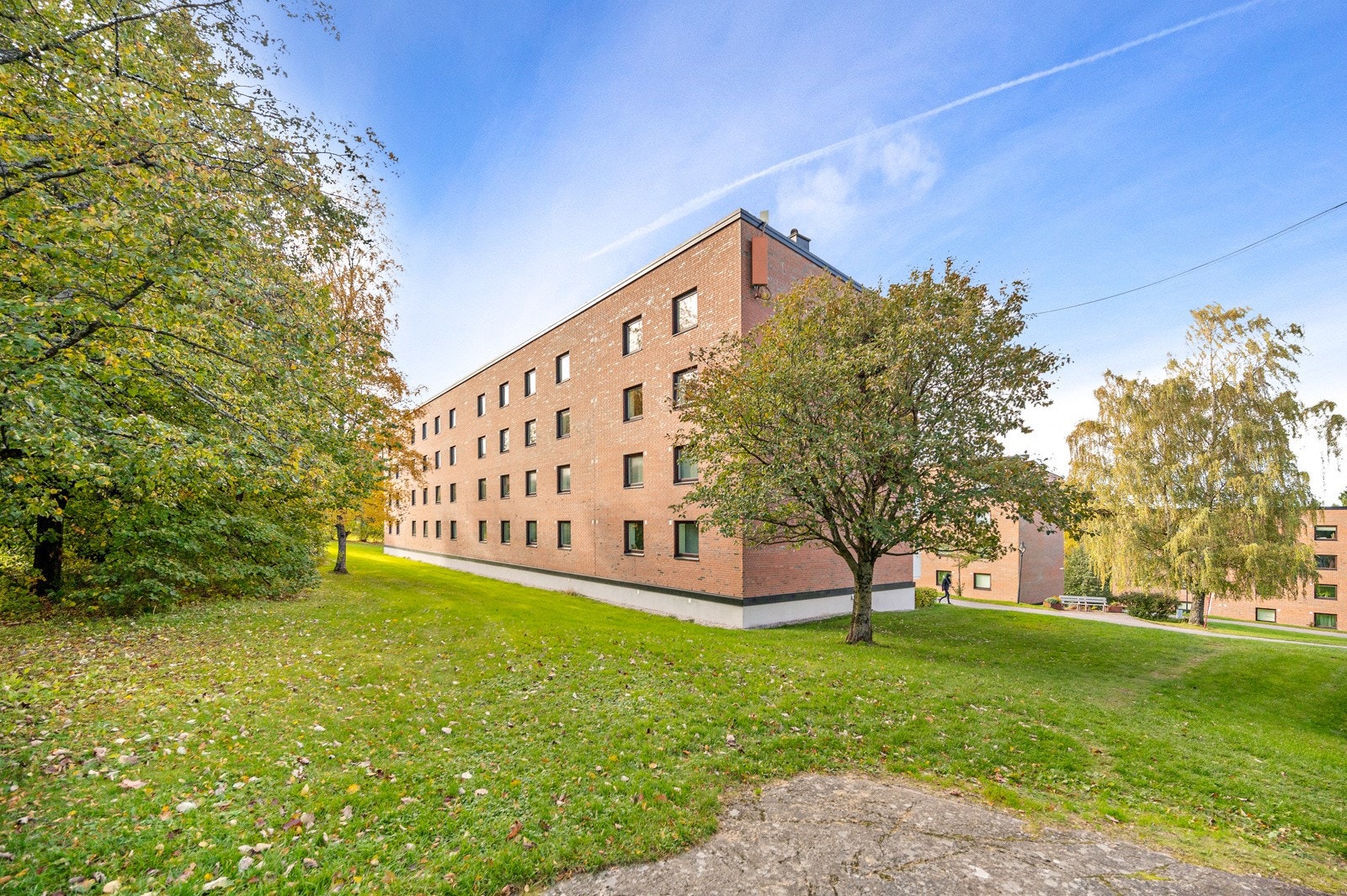 Fra boligen er det gangavstand til Tveita senter med sitt brede utvalg av butikker og tjenester. Galleribilde