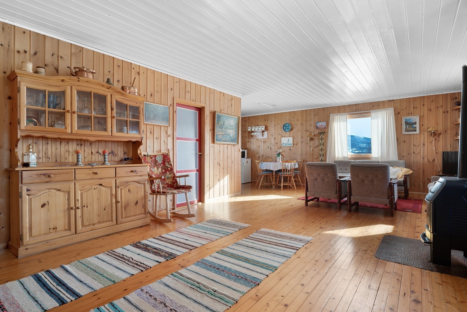 Fritidseiendommen selges fullt møblert, med unntak av personlige ting. Galleribilde