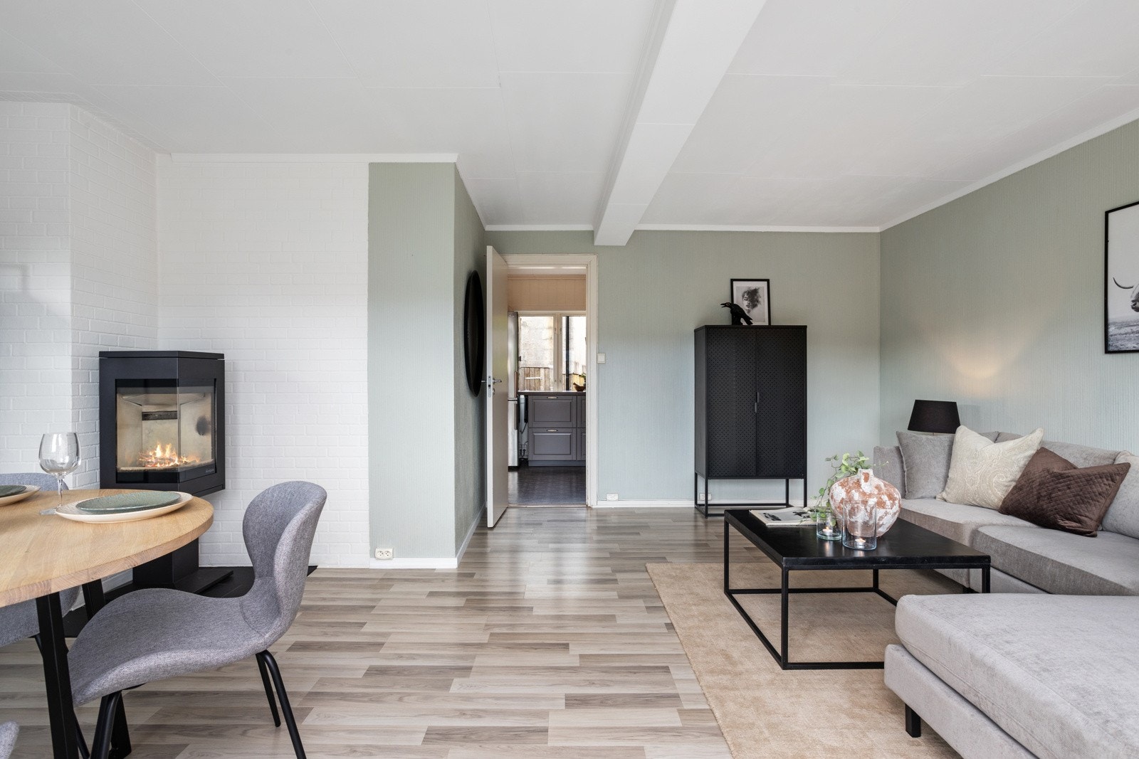 Hyggelig peisovn sørger for lun stemning. Galleribilde