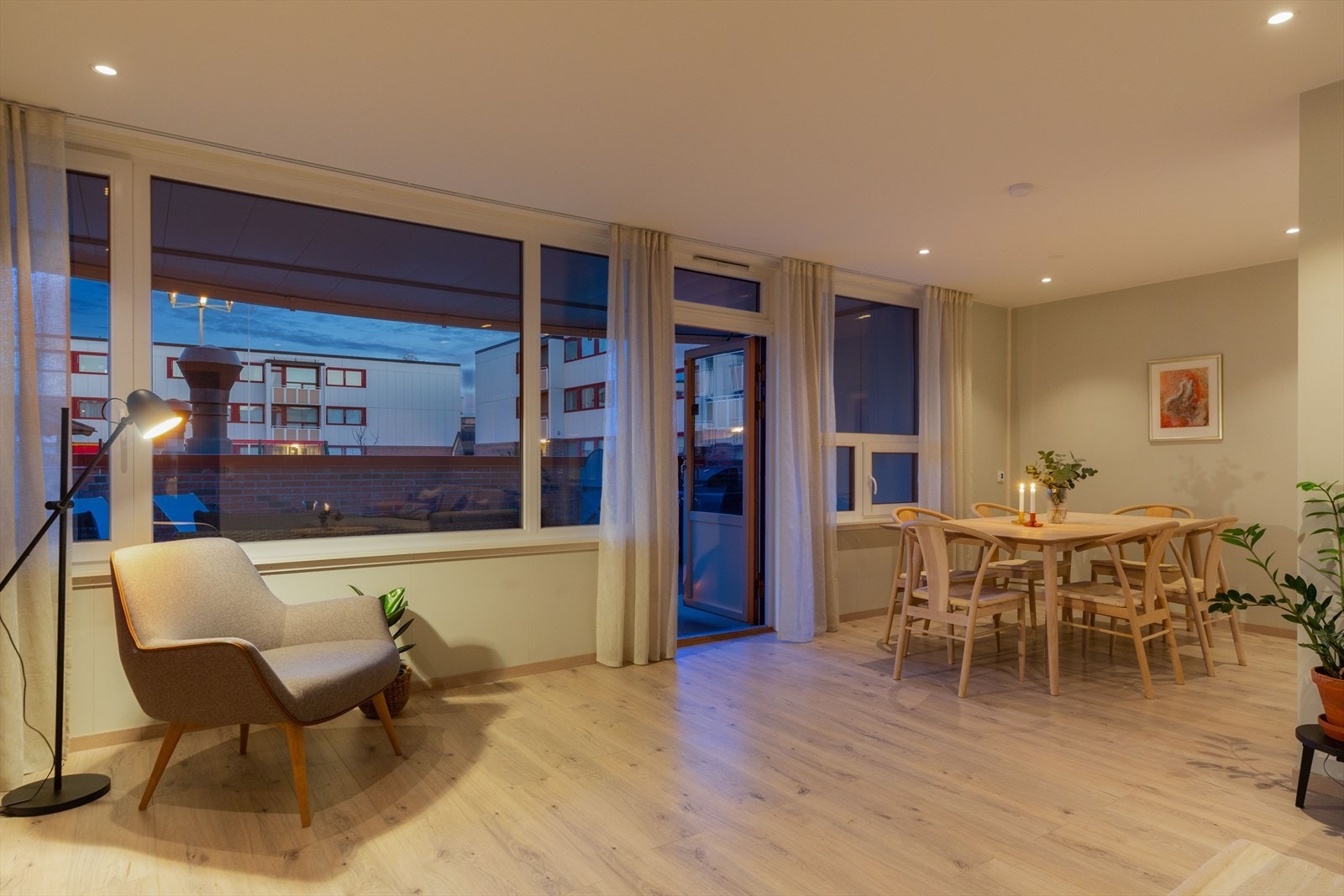 Hele leiligheten er smakfullt pusset opp mellom 2022 og 2023. Galleribilde