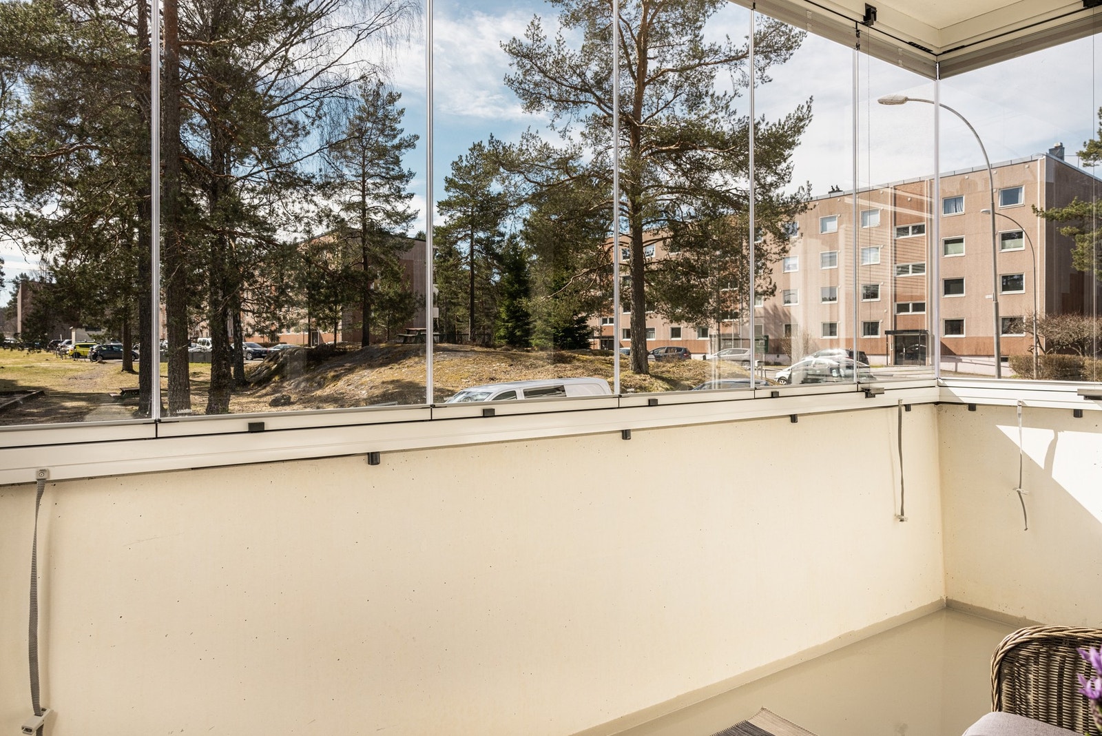 Nyere innglassing samt Epoxy maling (terrassegulv) fra 2022. Galleribilde