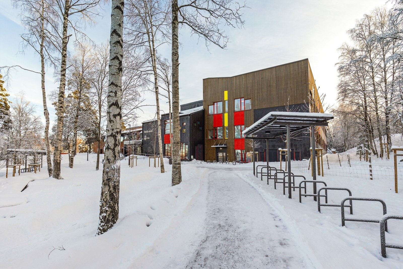 Nye Bakås skole sto klar sommeren 2022. Galleribilde
