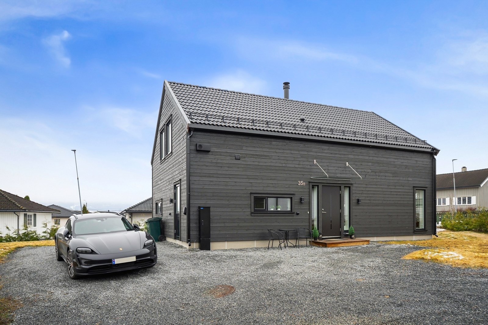 Boligen er nyere og moderne, med nyboliggaranti. Galleribilde