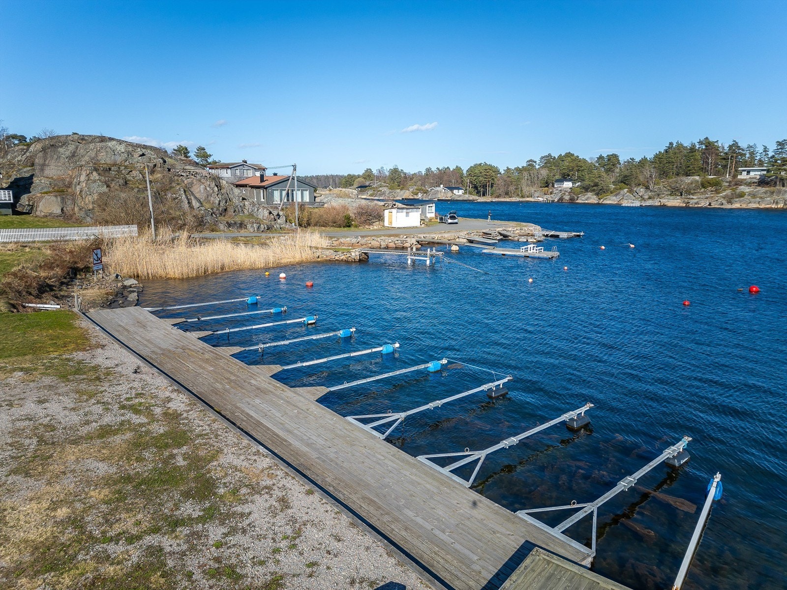 Røssesund er sundet mellom Hvasser og Brøtsø i øst og Tjøme i vest. Røssesundet er et av Norges mest populære lokaliteter for fritidsbebyggelse og er et knutepunkt for Tjømes vakre skjærgård. Galleribilde