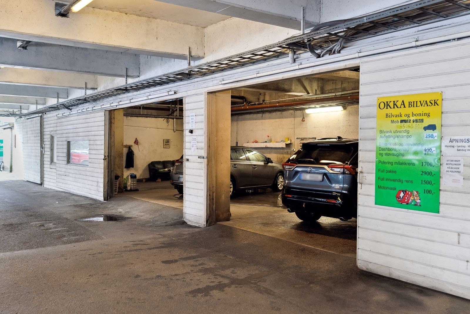 Ny leietaker sørger skånsom vask og polering av bilene mens du er på handle runde eller behandling i senteret. Galleribilde