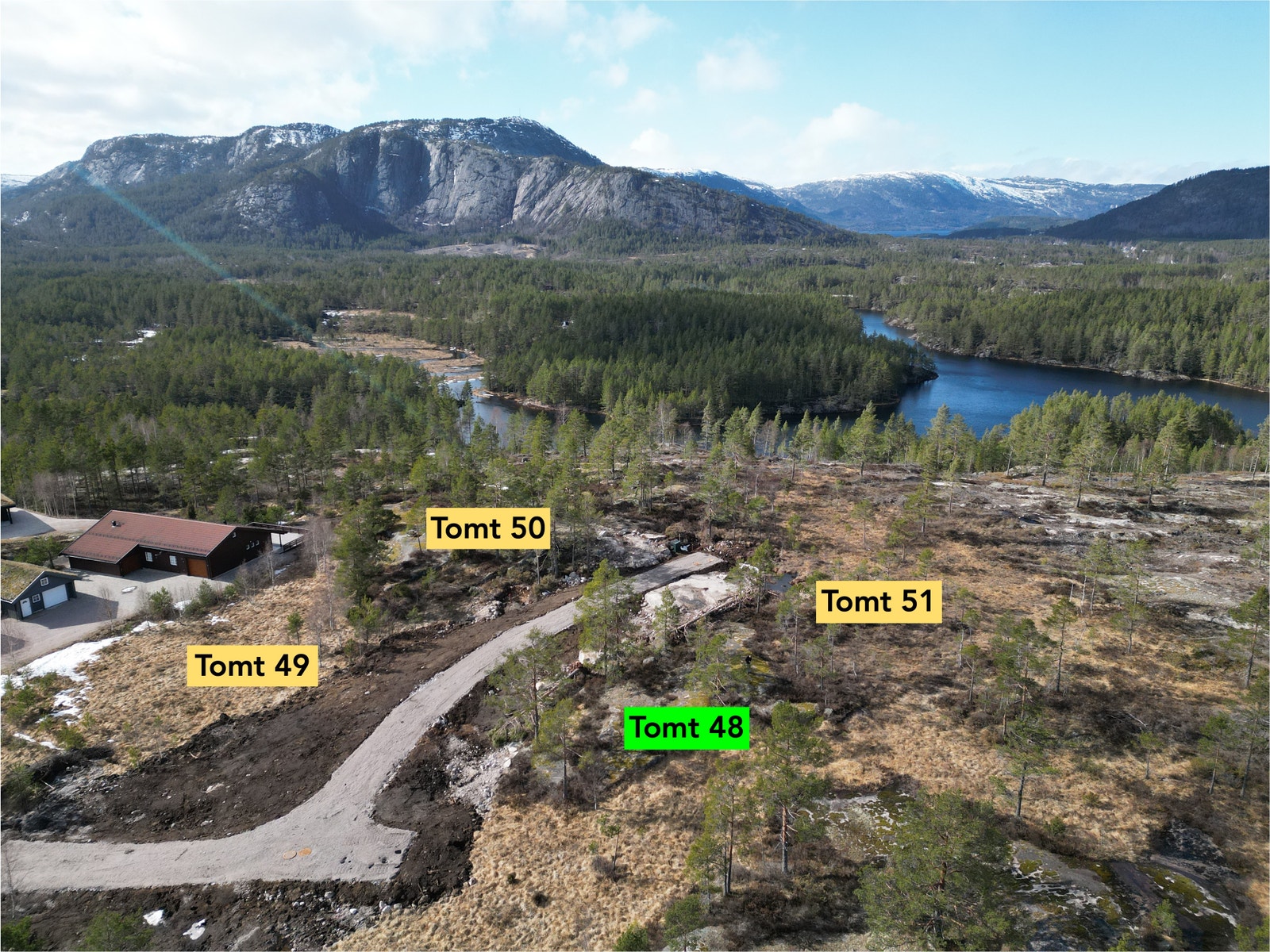 Tomt 48 merket med grønt på bildet Galleribilde