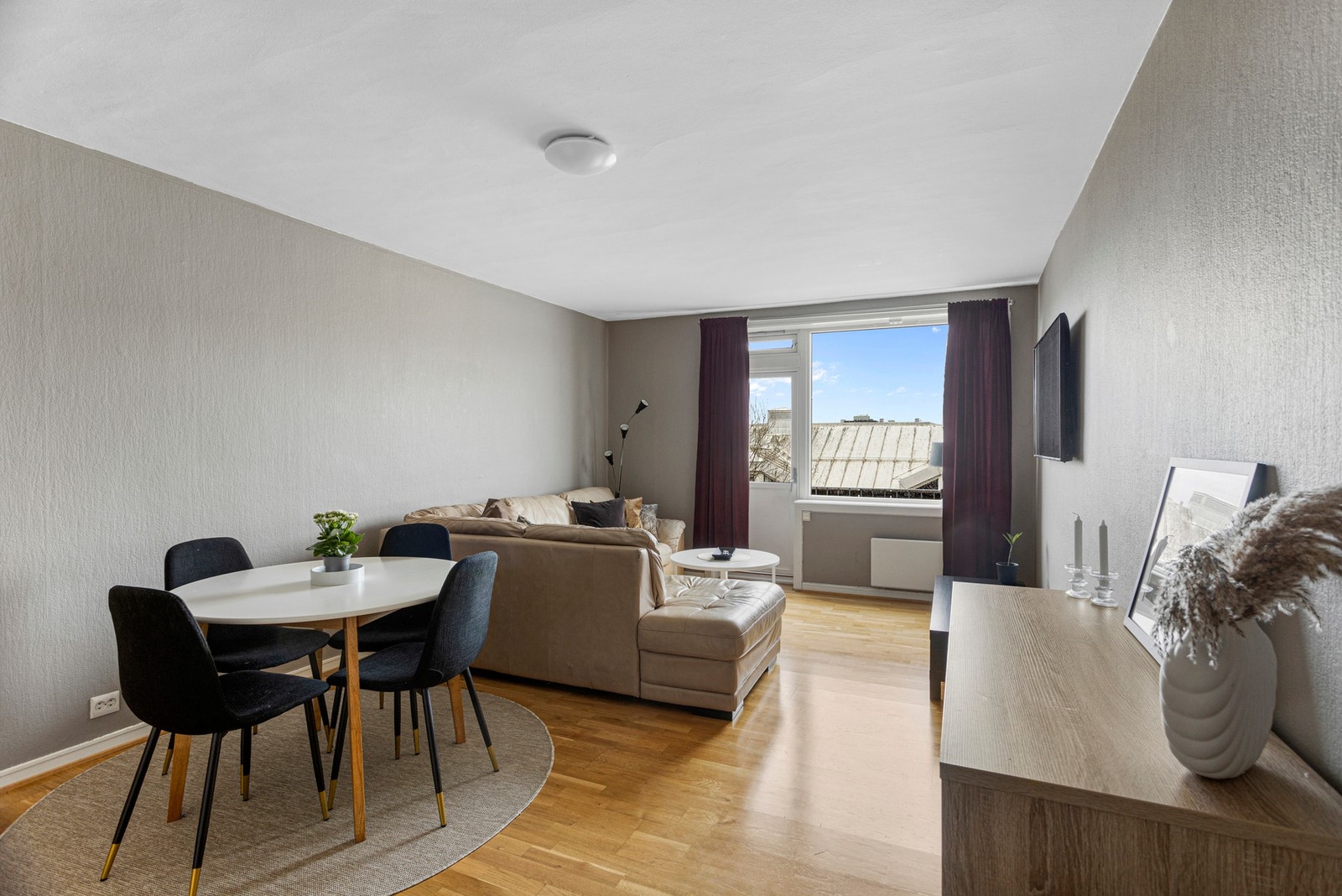 Velkommen til Skolegata 31 B, presentert av EiendomsMegler1 v/ Magnus Aasland. Galleribilde