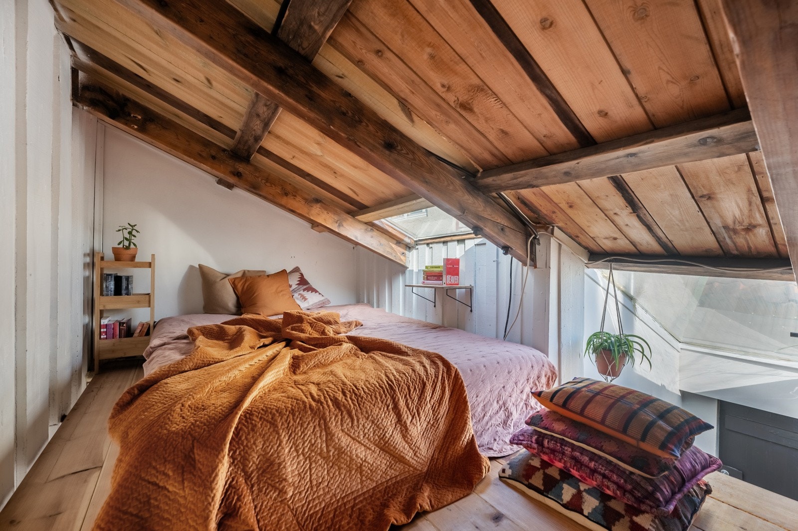 Anneks innredet med hems-løsning. Galleribilde