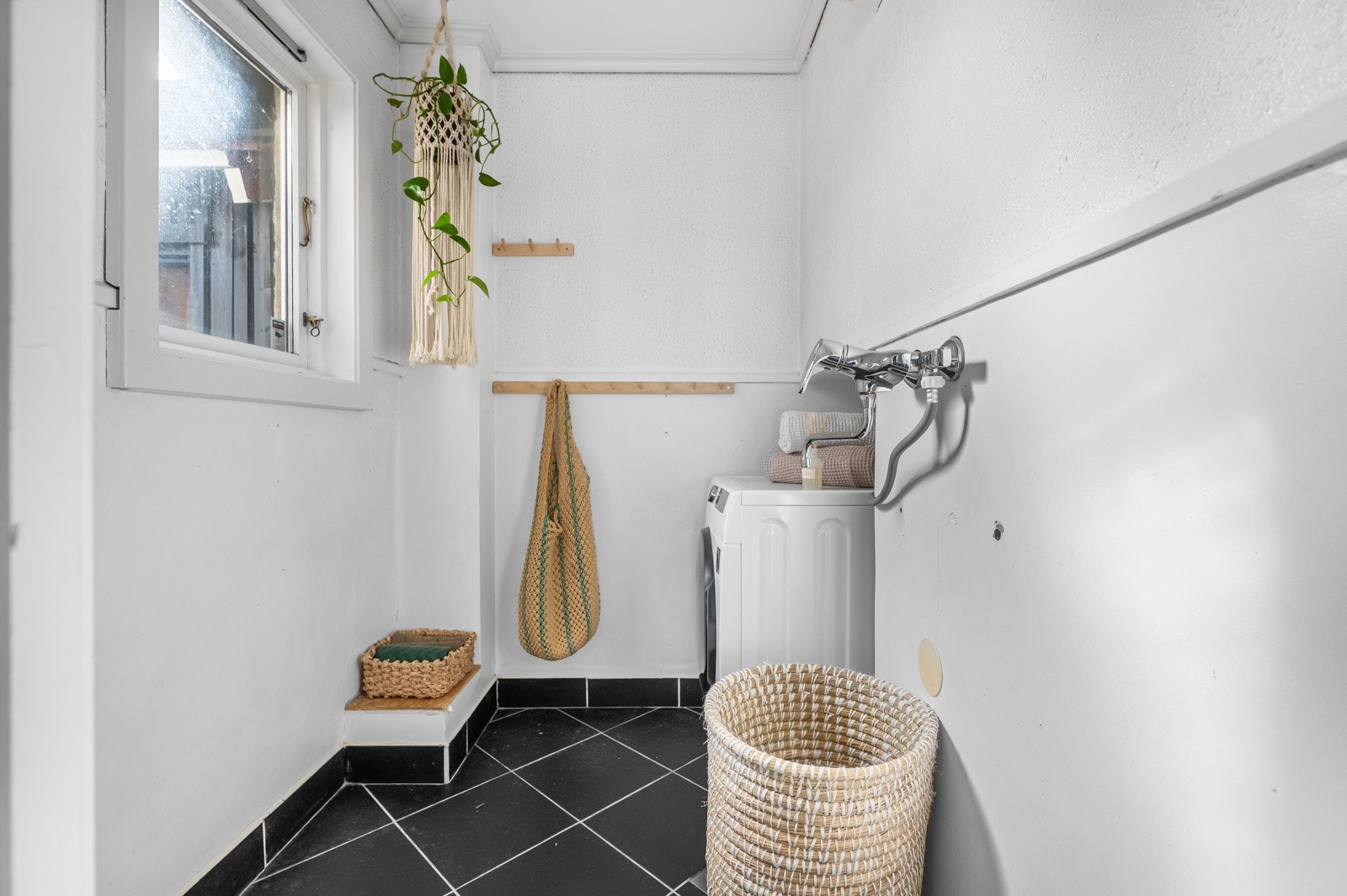 Eget praktisk vaskerom inne i leiligheten. Galleribilde