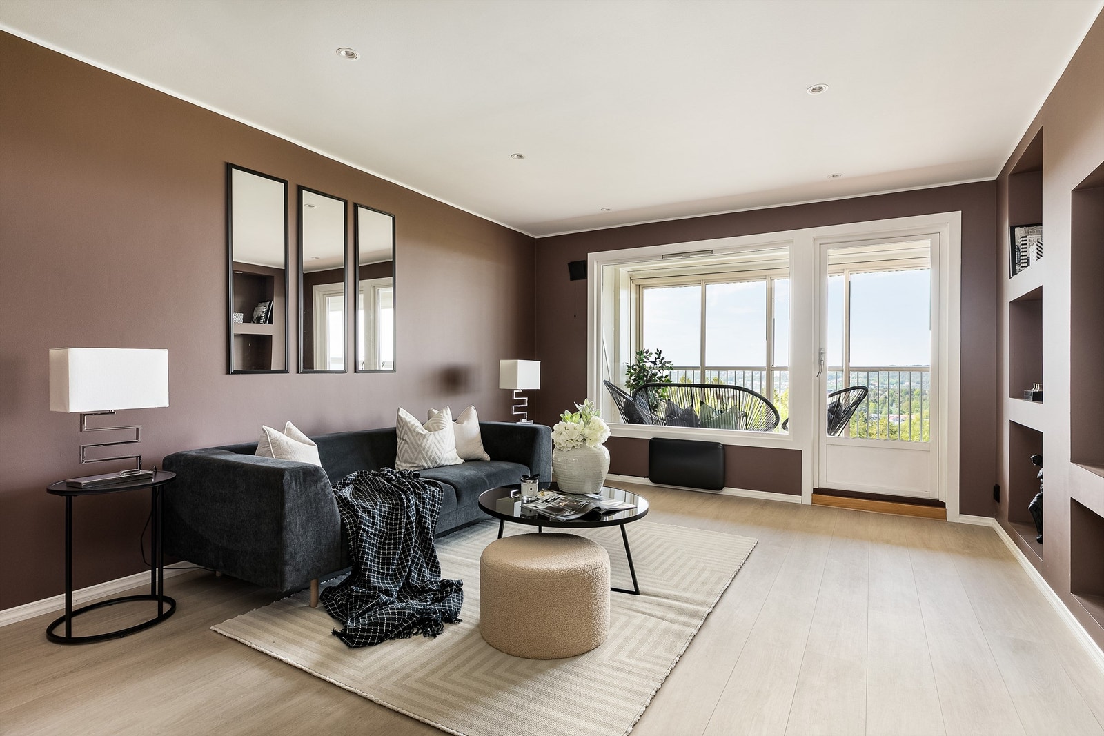 Samtlige nye overflater som er sparklet og malt i moderne farger Galleribilde