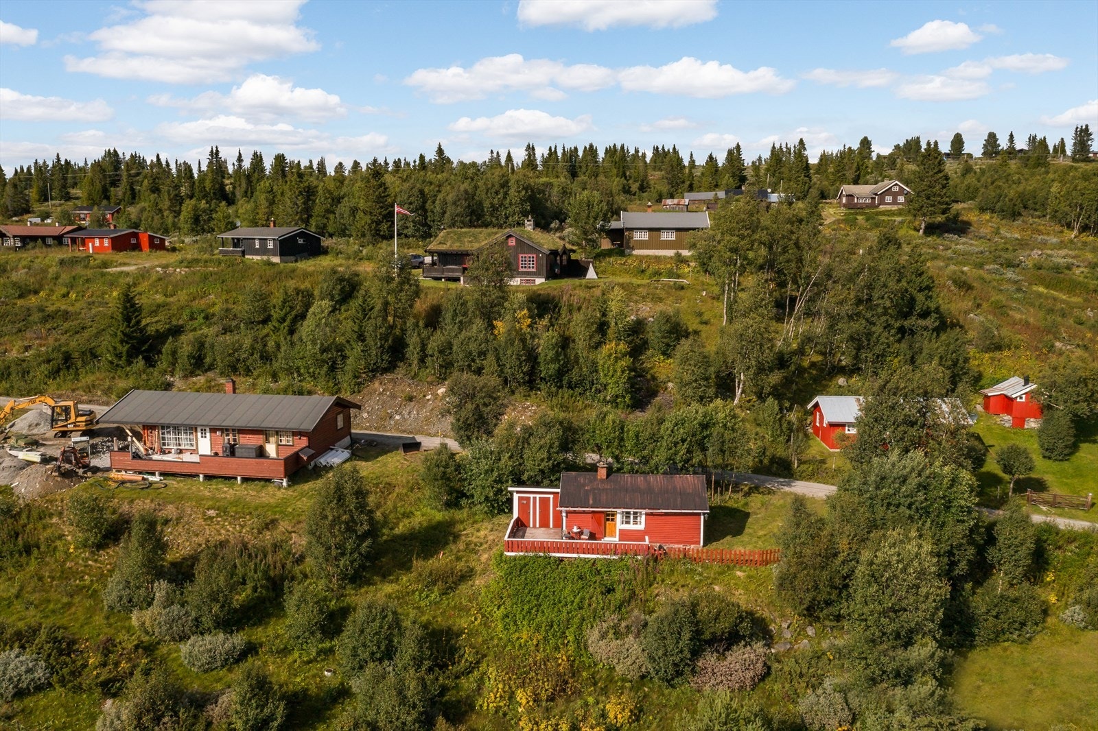 Hytta er omkranset av naturskjønne omgivelser i vakkert stølsområde! Galleribilde