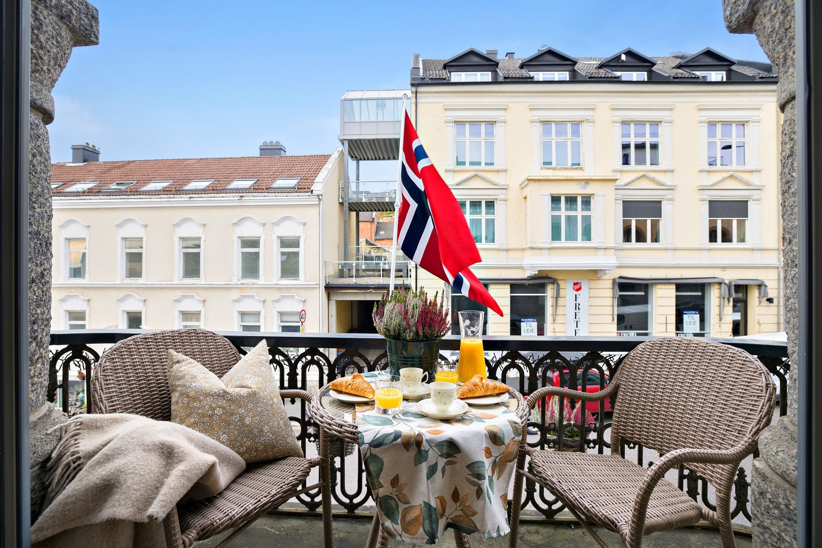 Kongegata 16 B er en stor og innbydende 3-roms selveierleilighet midt i sentrum. Galleribilde