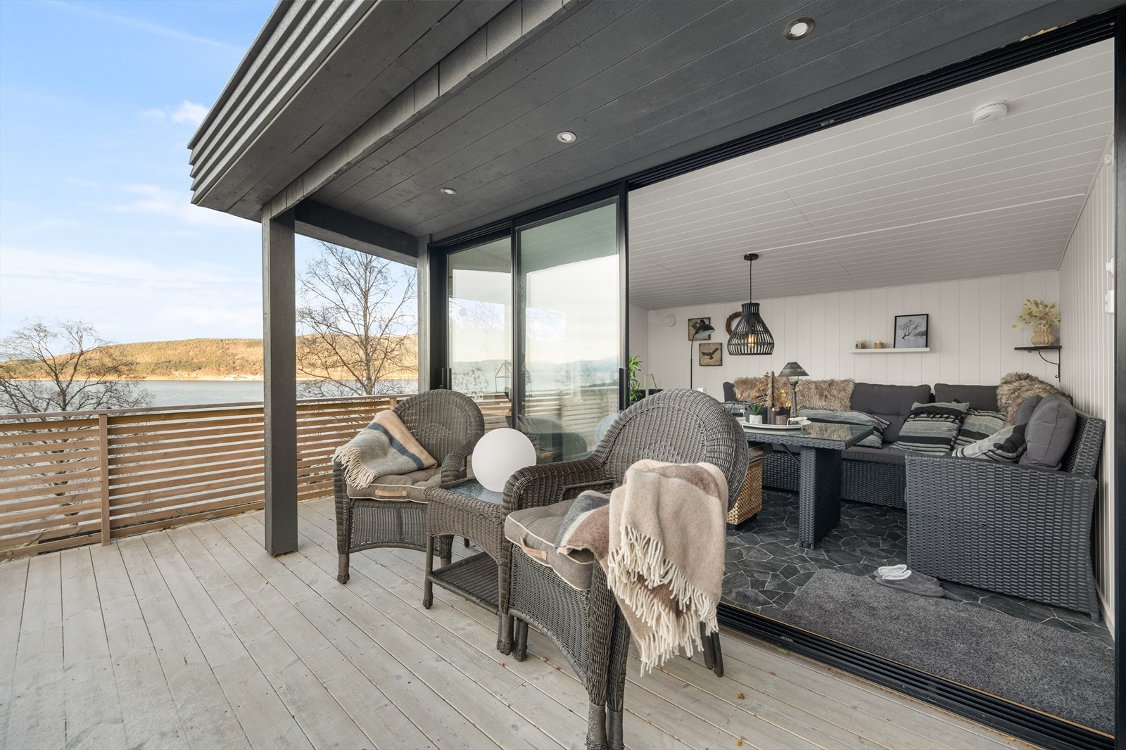 Utestue med skyvedører Galleribilde