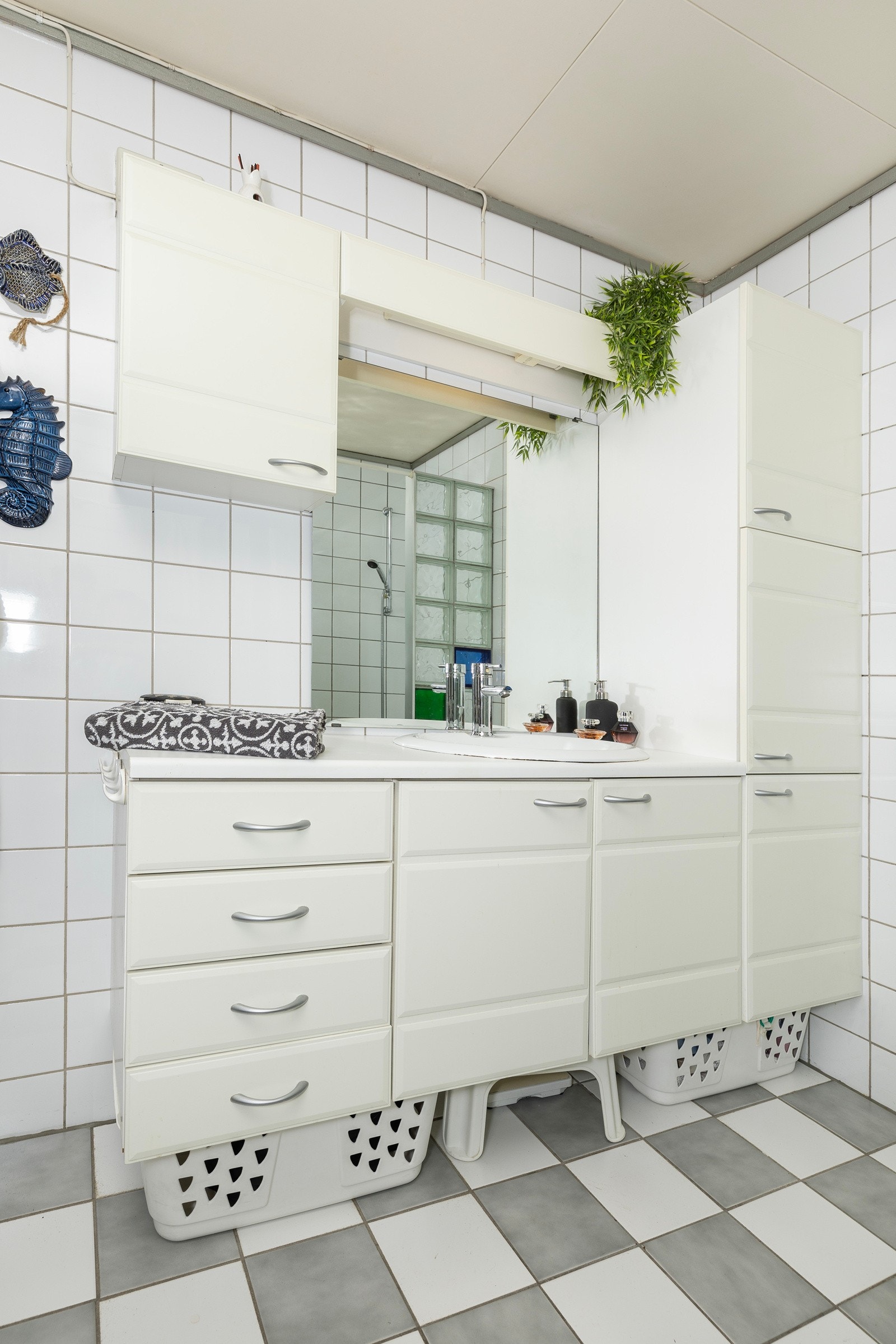 Flislagt bad/wc med varmekabler på gulvet Galleribilde