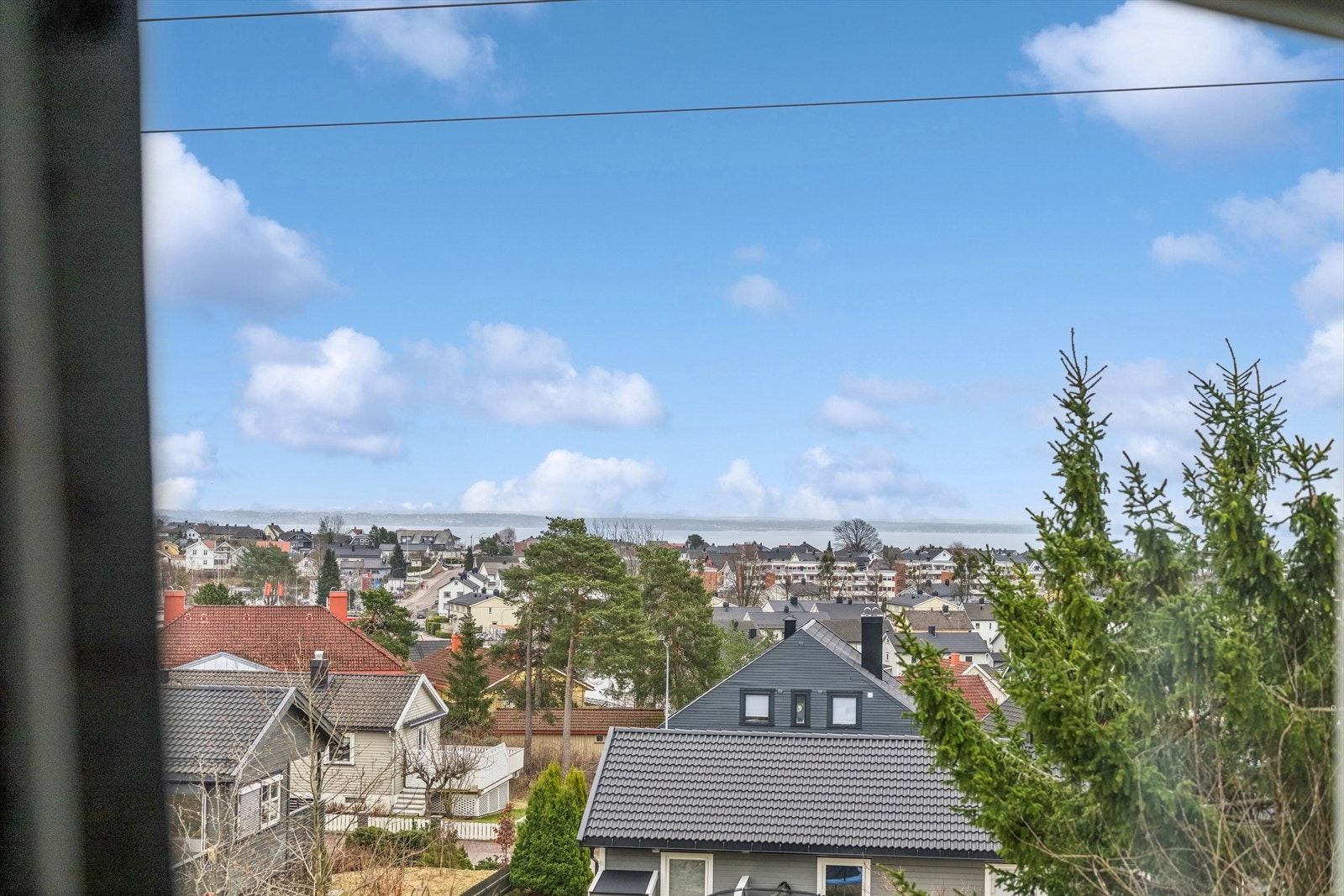 Fra hovedsoverommet ser man utover Horten og ned mot fjorden. Galleribilde