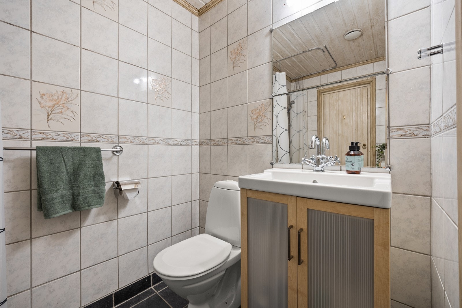 Her er det dusj, servant og toalett Galleribilde