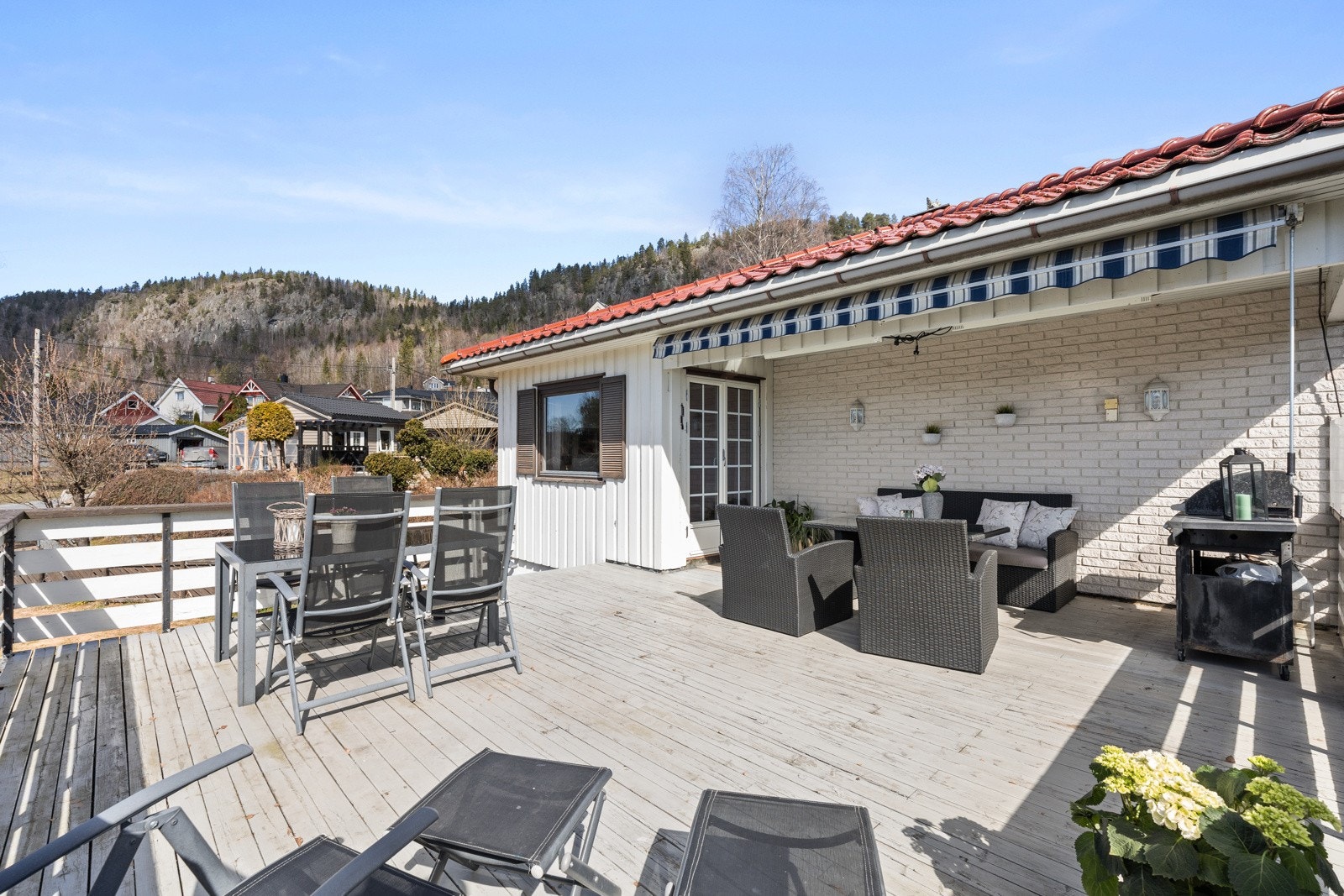 Stor og solrik terrasse på hele 44 kvm Galleribilde