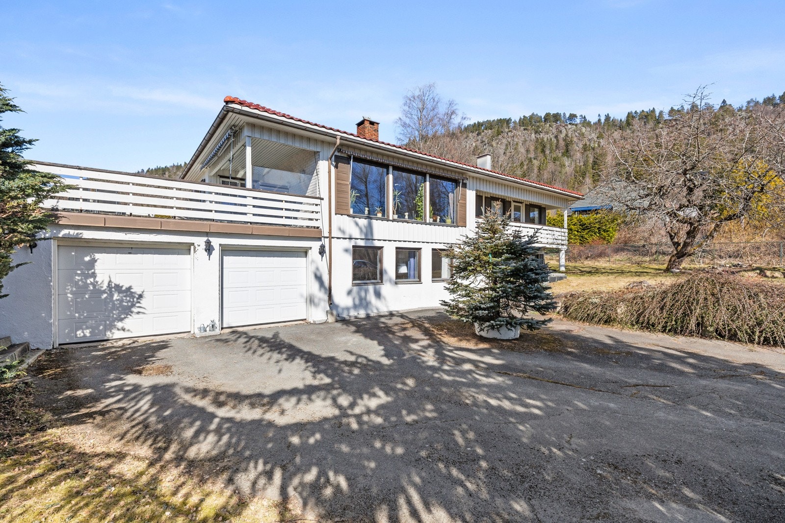 En innholdsrik enebolig over 2 plan med garasje Galleribilde