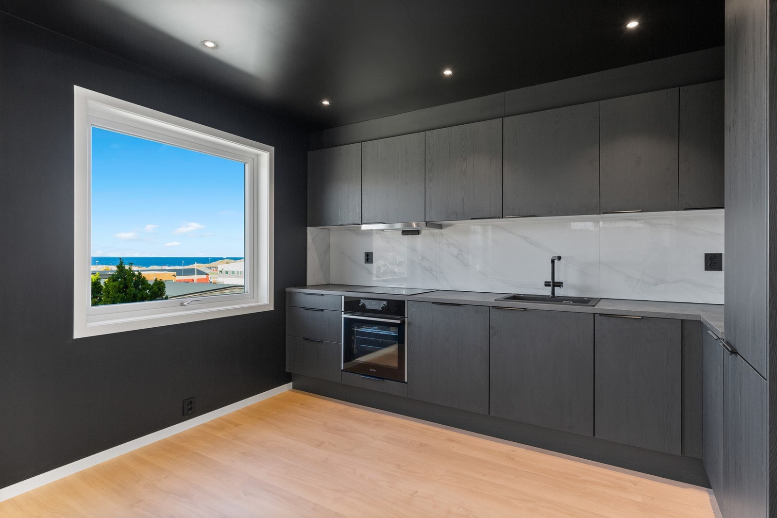 Nydelig utsikt fra kjøkken Galleribilde