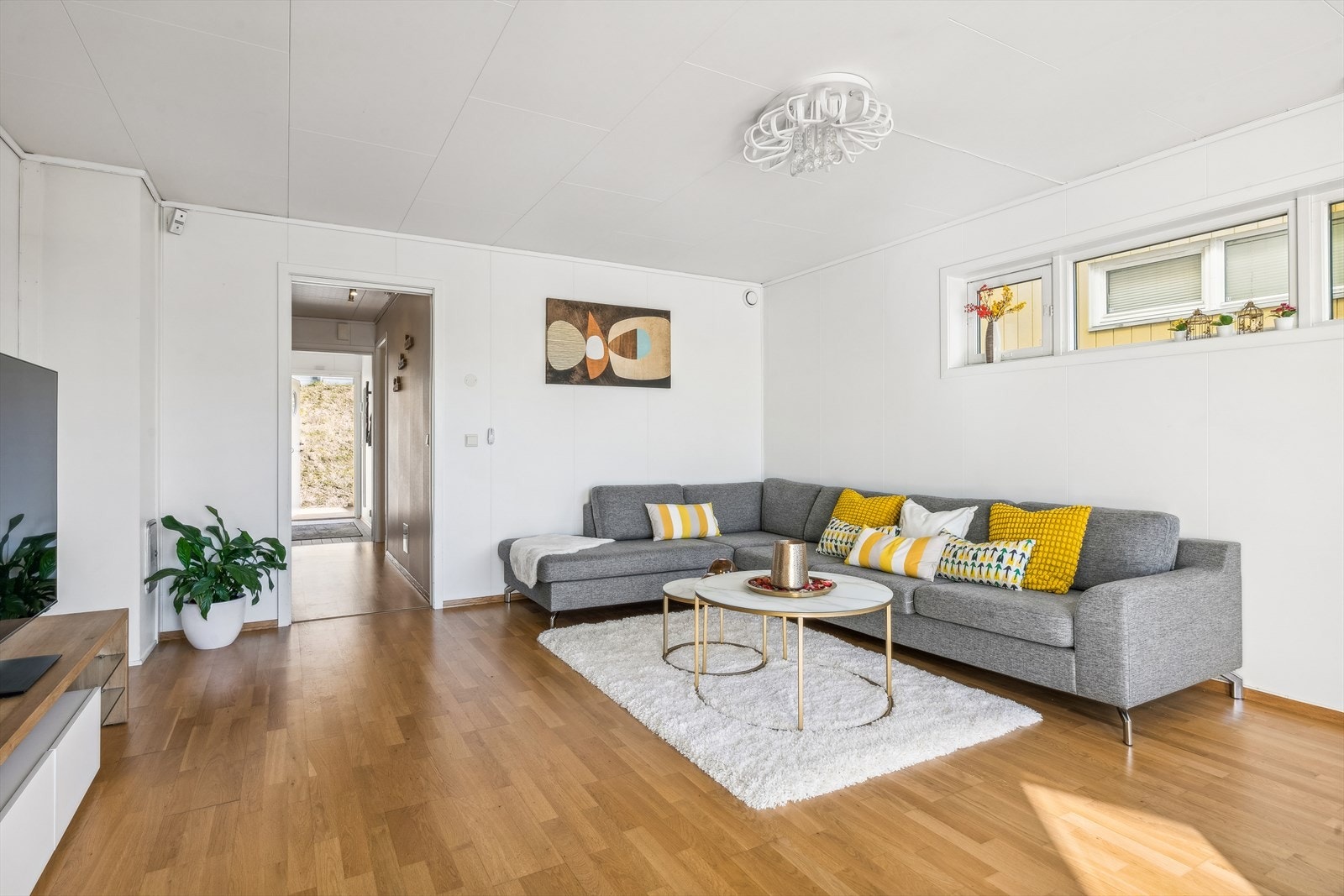 Siden dette huset ligger på enden, har det ekstra lysinnslipp i endevegg. Galleribilde