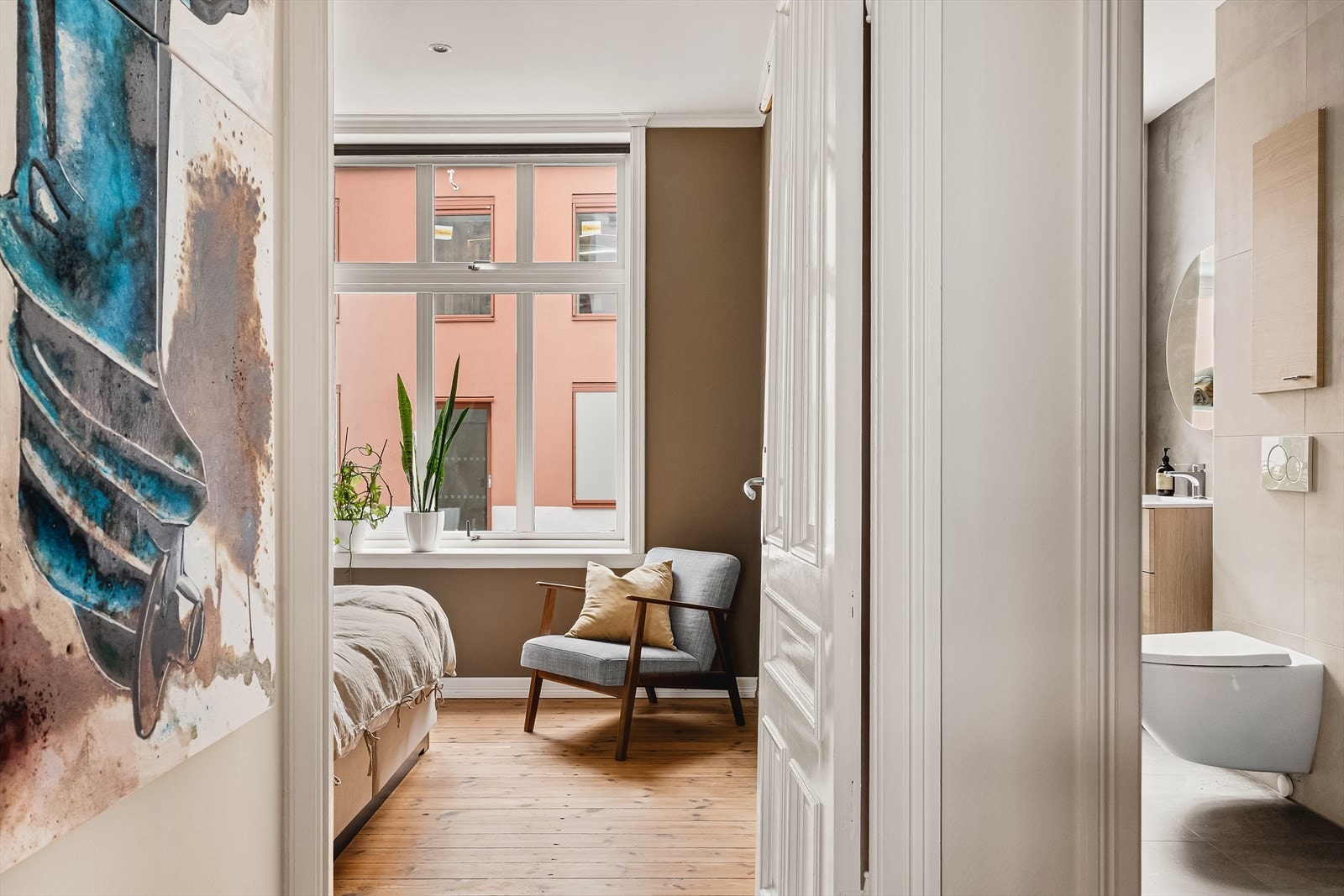 Fra gang er det tilkomst til leiligheten baderom. Galleribilde