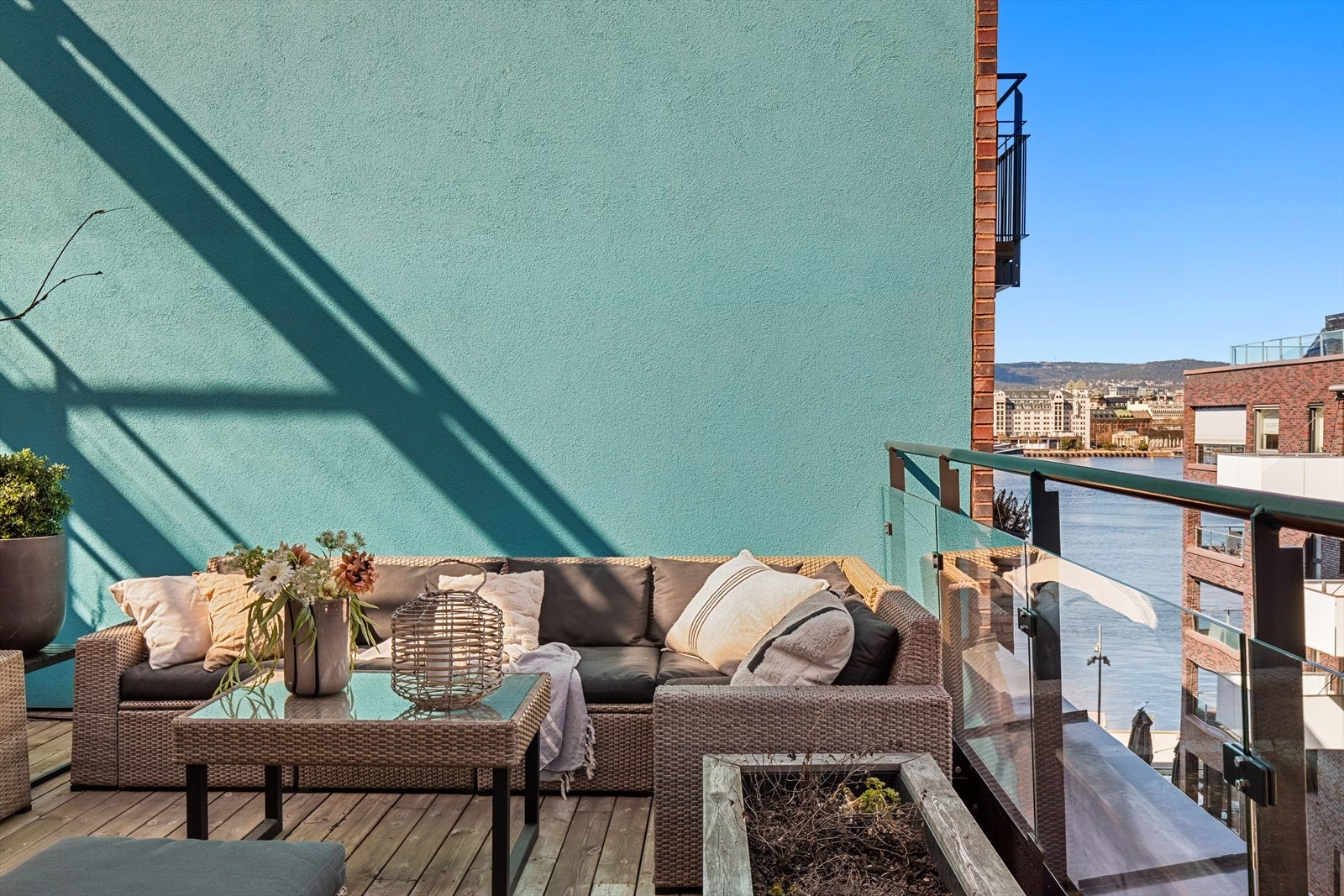 Et herlig uterom som må oppleves! Her ligger man privat og skjermet til i høyden Galleribilde