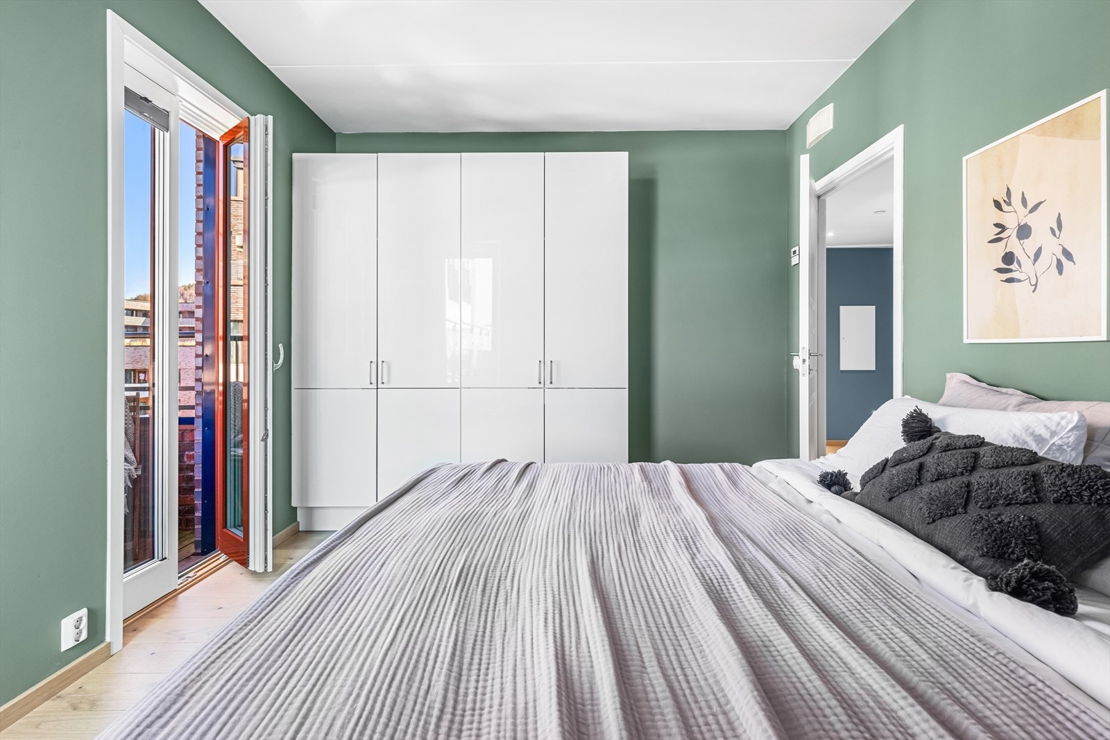 Medfølgende garderobeskap Galleribilde