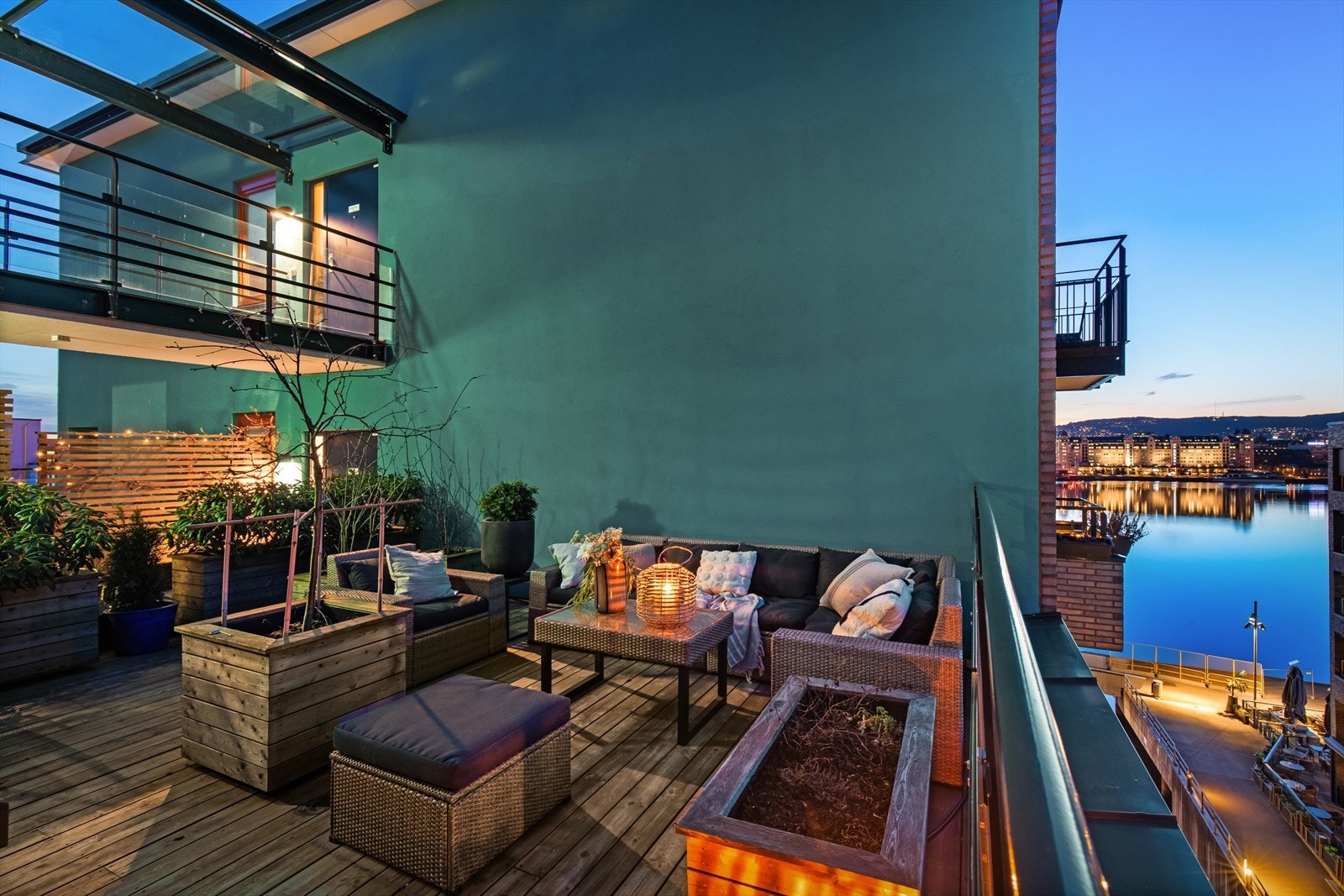 Skjermet og privat uterom med direkte adkomst fra leiligheten Galleribilde