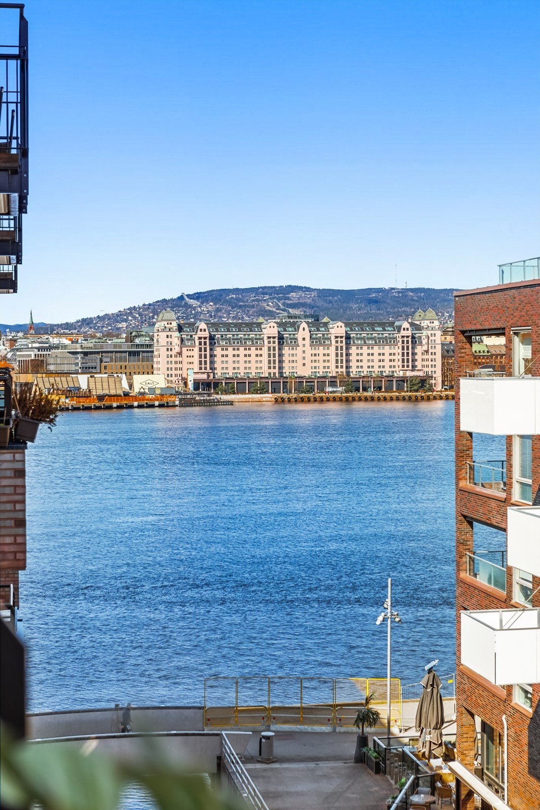 Legg merke til utsikten. Her ser man helt opp til Holmenkollen Galleribilde