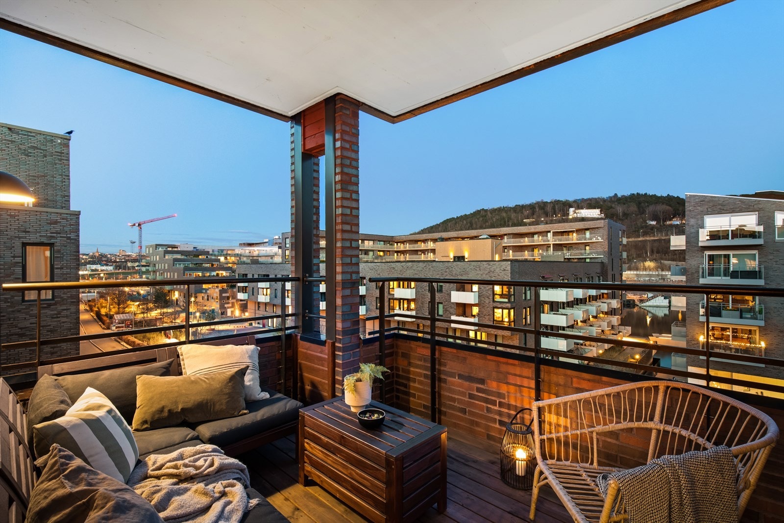 Fin utsikt mot Ekeberg, Grønlikaia og Sentralparken Galleribilde