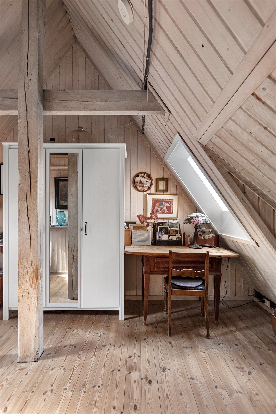 Rommene kan fint benyttes som både barnerom, gjesterom, kontor eller det man måtte ha behov for. Galleribilde