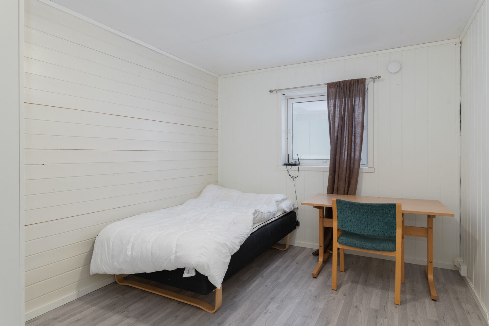 Hybelrom/Disponibelt - Alle hybelrommene har varmekabler i gulvet - Rommet tilfredsstiller ikke krav til rom for varig opphold. Galleribilde