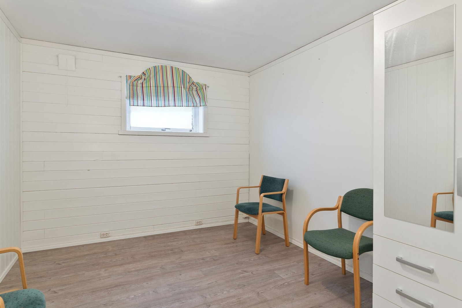 Hybelrom/Disponibelt III - Rommet tilfredsstiller ikke krav til rom for varig opphold. Galleribilde