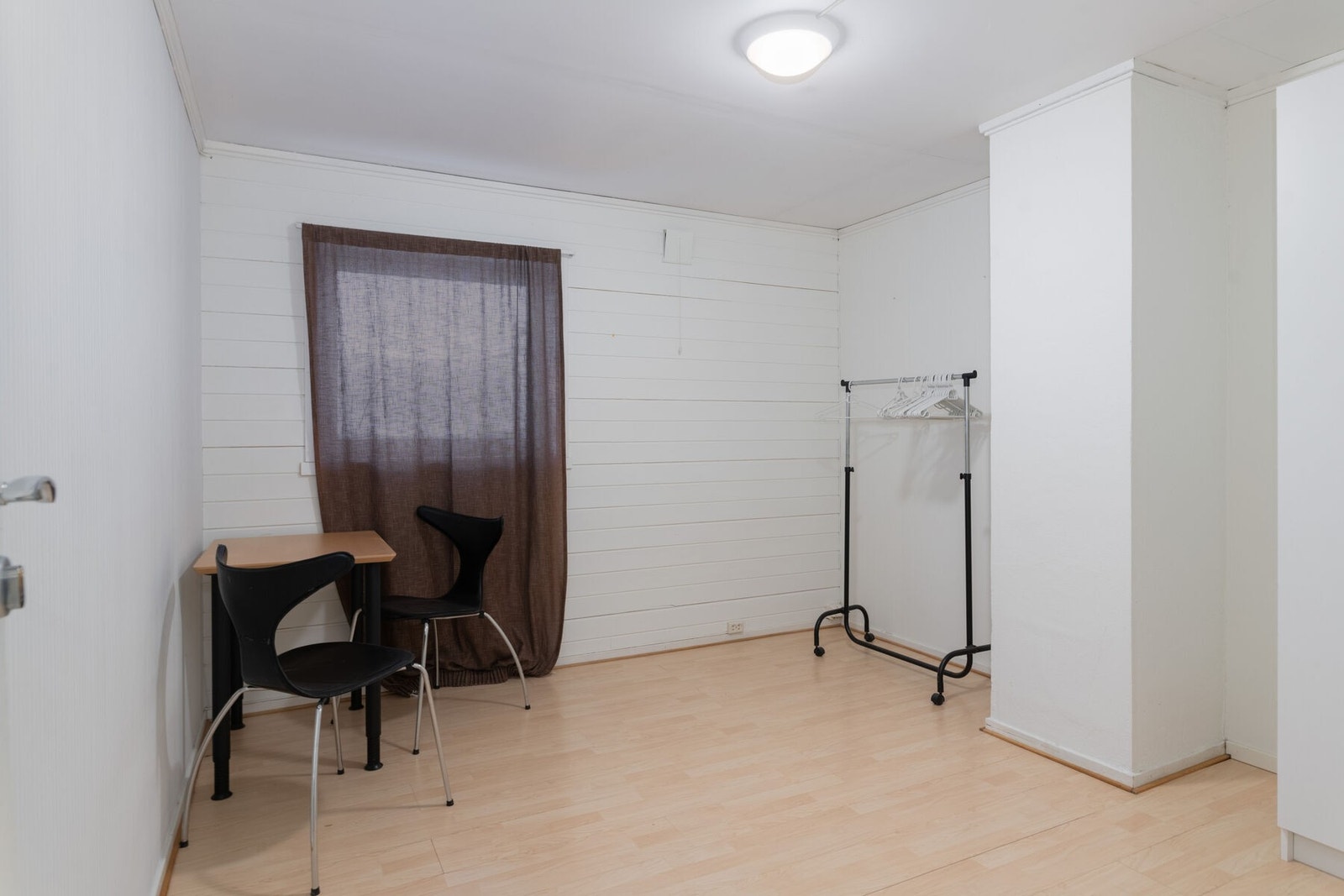 Hybelrom/Disponibelt IV - Rommet tilfredsstiller ikke krav til rom for varig opphold. Galleribilde