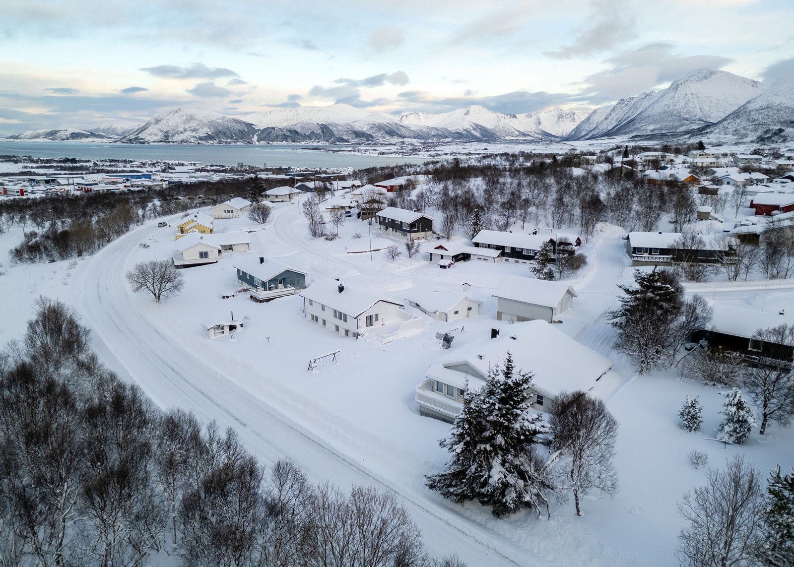 Rolig og barnevennlig boligområde med gangavstand til de fleste fasiliteter. Galleribilde