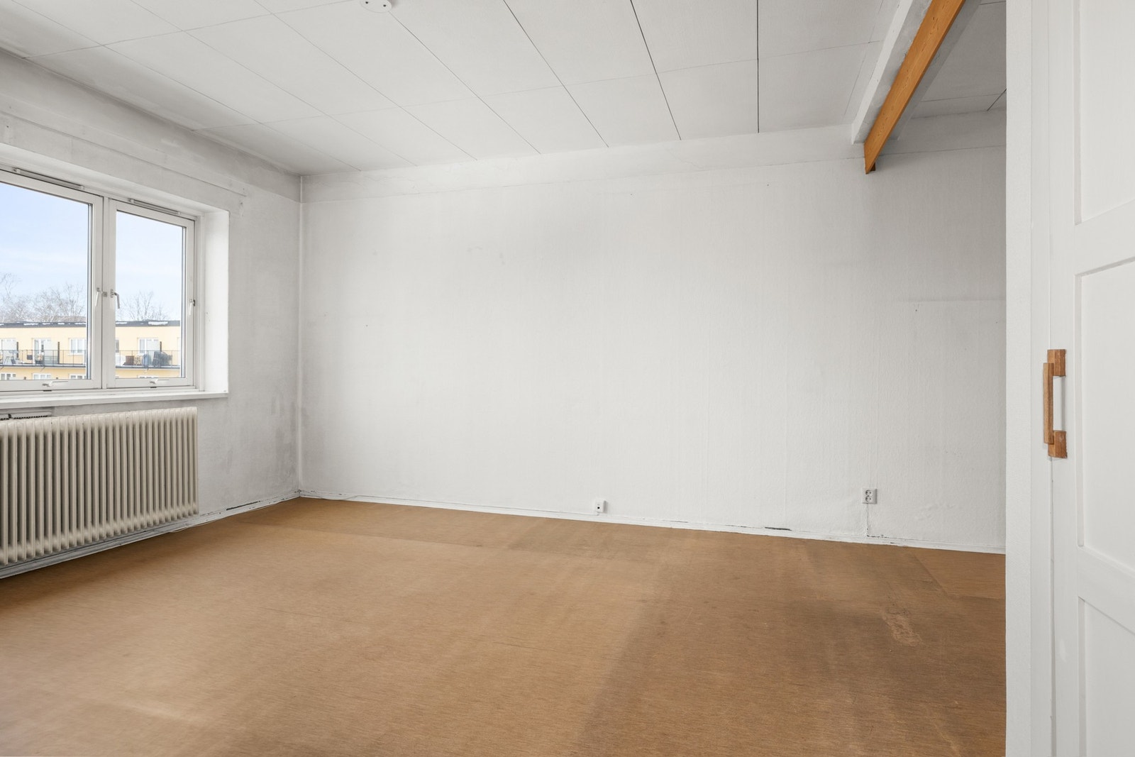 - Under gulvflaten finner du originale tregulv. - Galleribilde