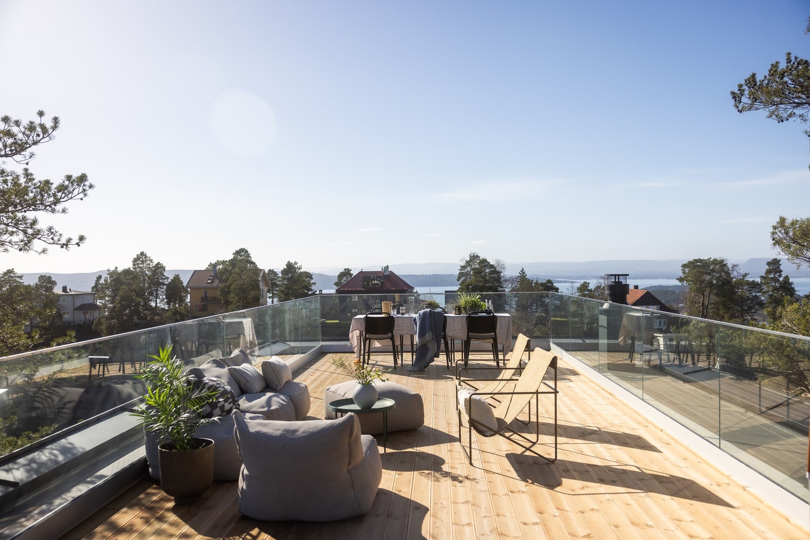 Velkommen til Midtåsen 19 B - Et av høydepunktene ved boligen er en privat takterrasse på hele 54 kvm. Galleribilde