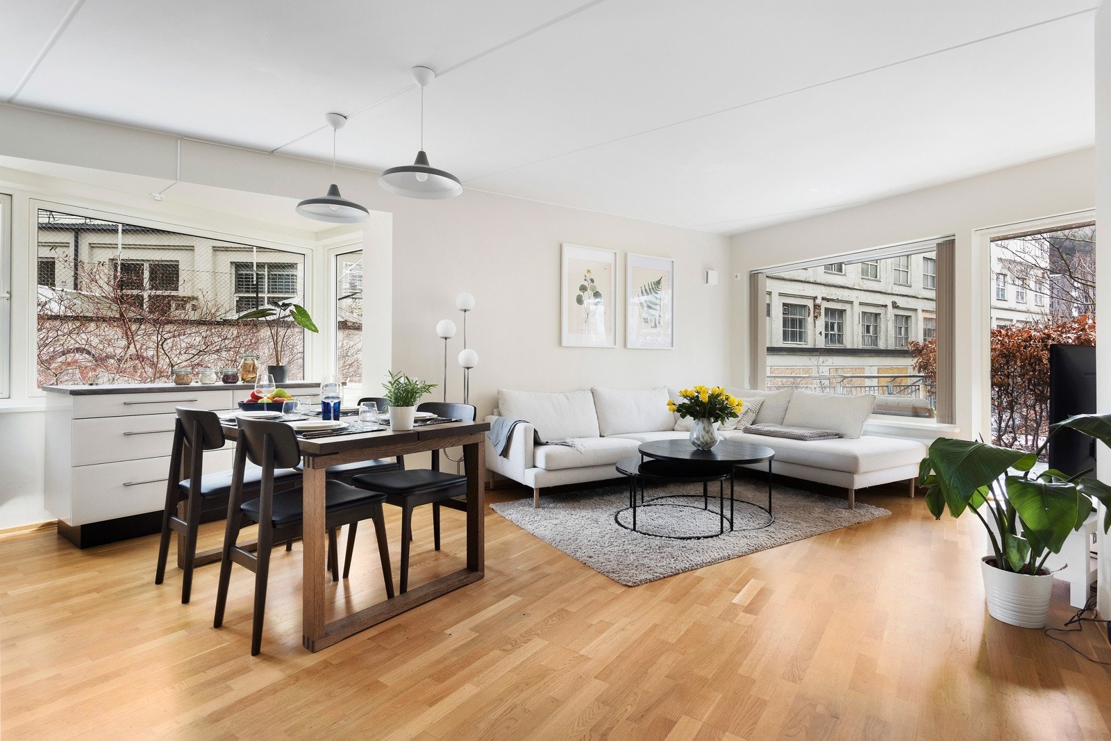 Leiligheten ligger i bygg fra 2012, hvor stuen er nymalt i 2024 Galleribilde