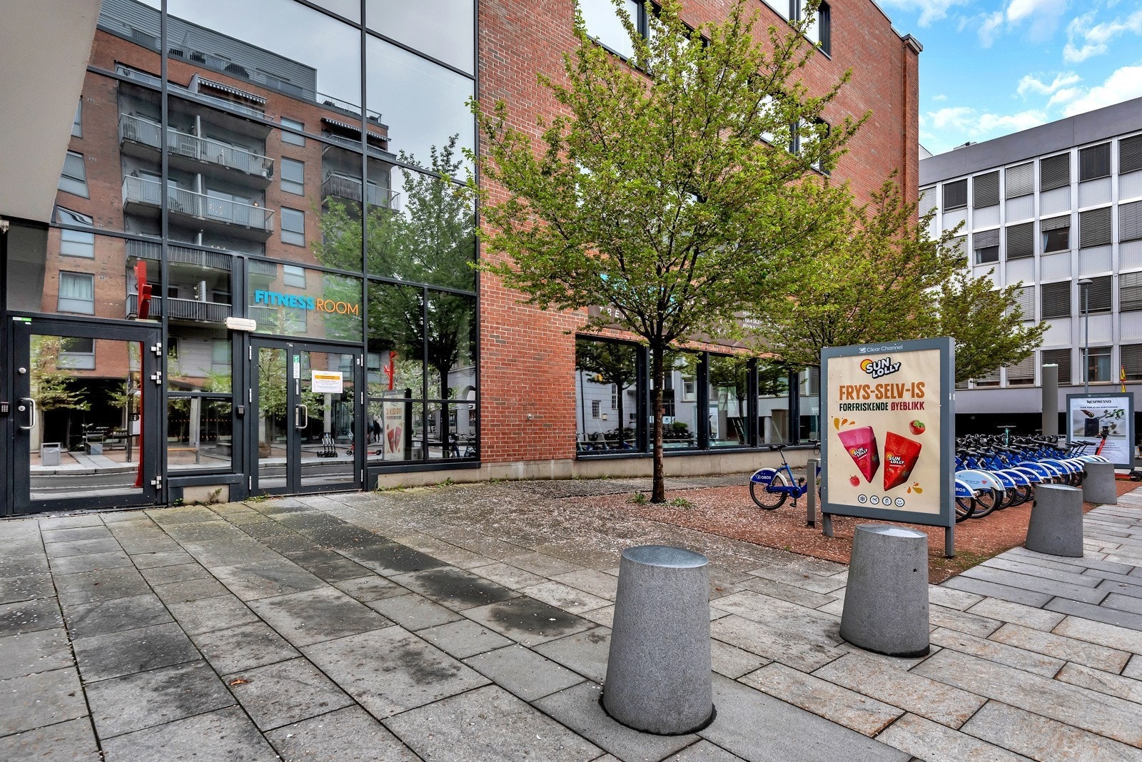 Det er også tilgang til tjenester som neglesalongen Nails Spa, trening på FitnessRom og Vitus apotek Galleribilde