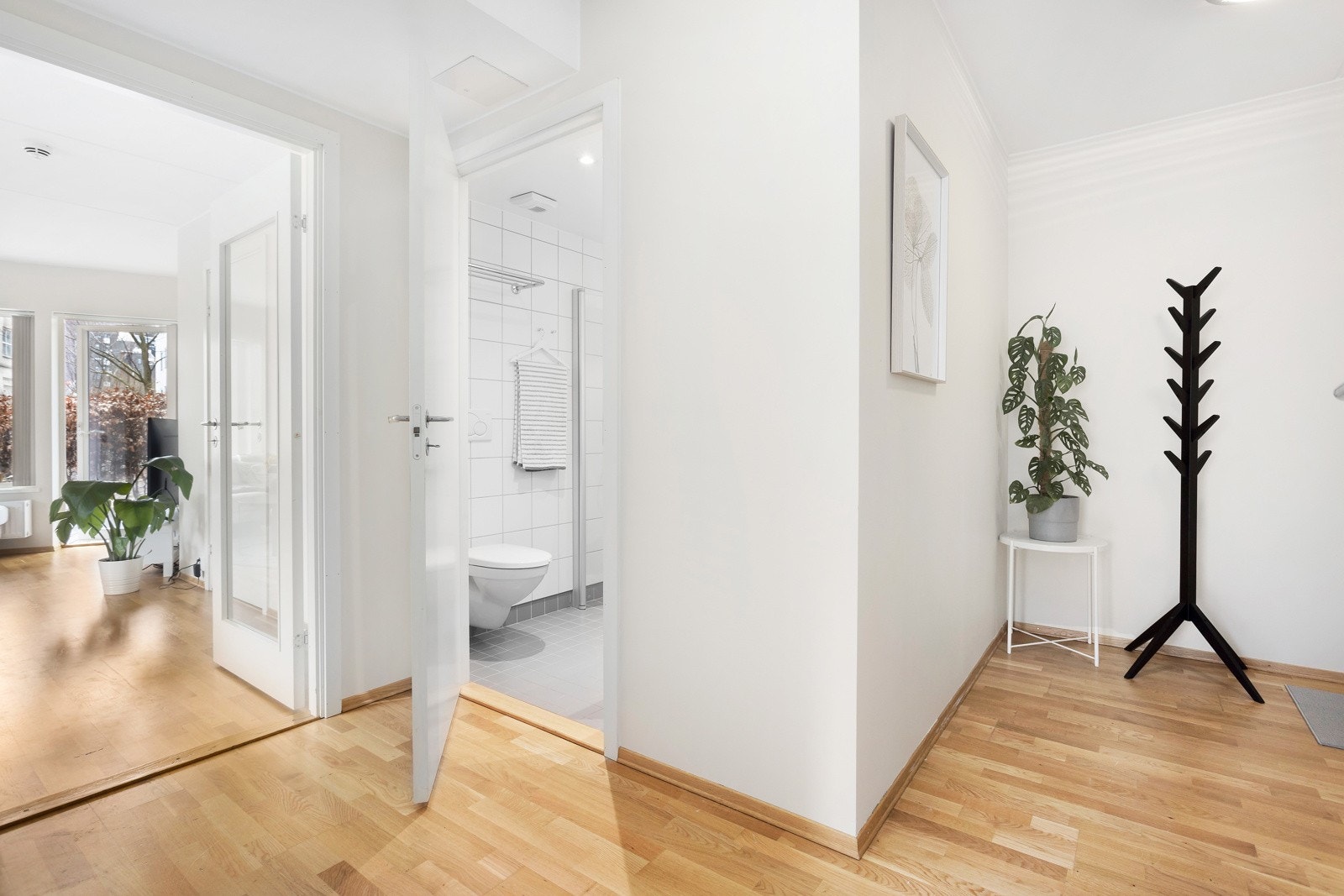 Leiligheten har en åpen og luftig planløsning Galleribilde