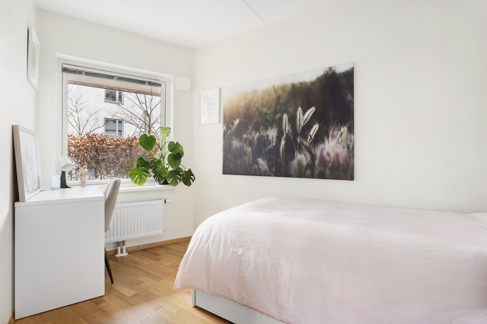 Soverom 2 passer perfekt som barnerom, gjesterom, kontor eller innred etter eget ønske Galleribilde