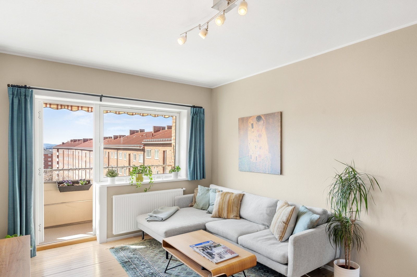 I tillegg er vinduer og balkongdør skiftet i 2018. Galleribilde