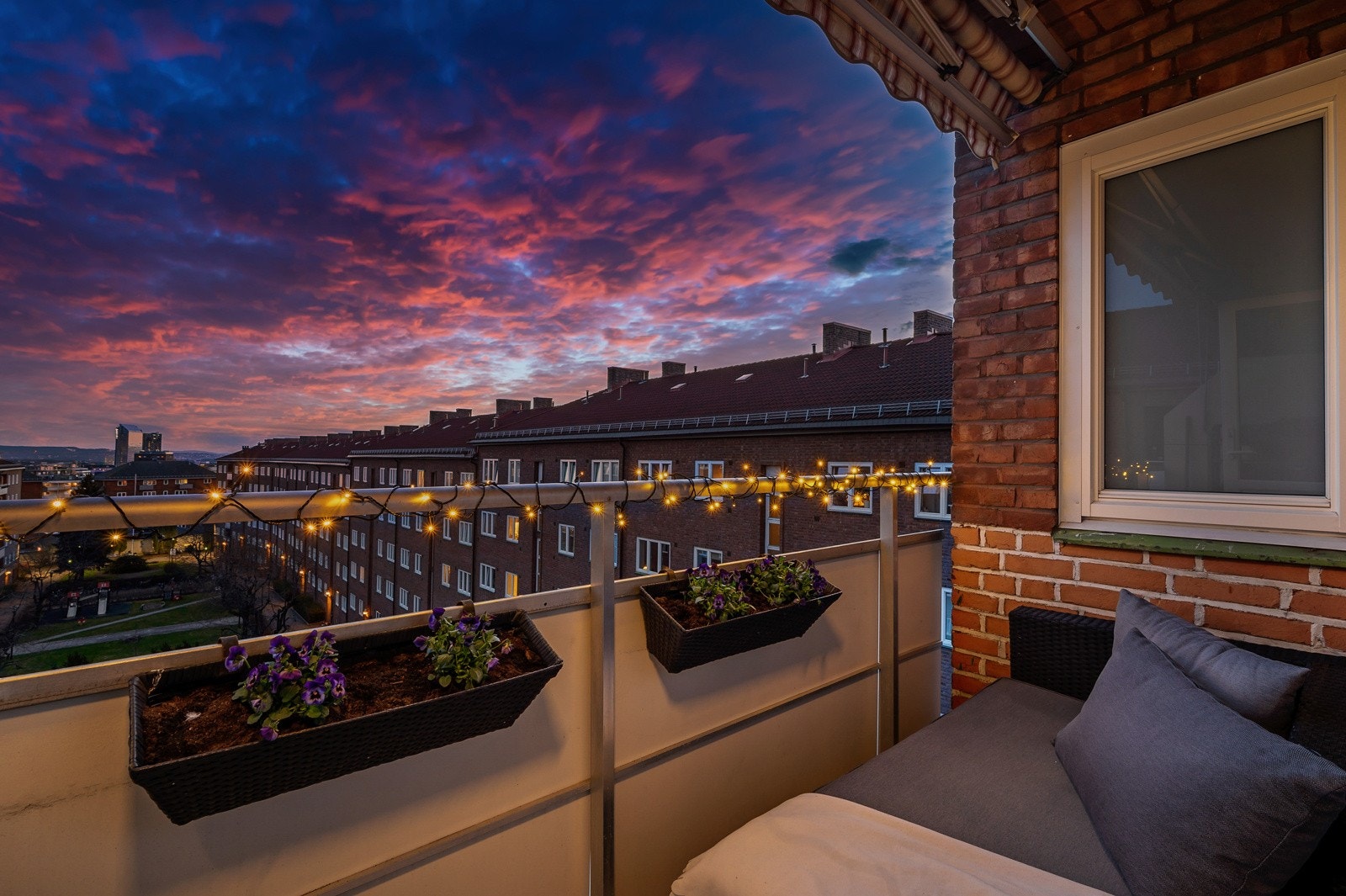 Ved å bo i toppetasjen vil du ha fritt utsyn, lite innsyn og optimale solforhold. Galleribilde